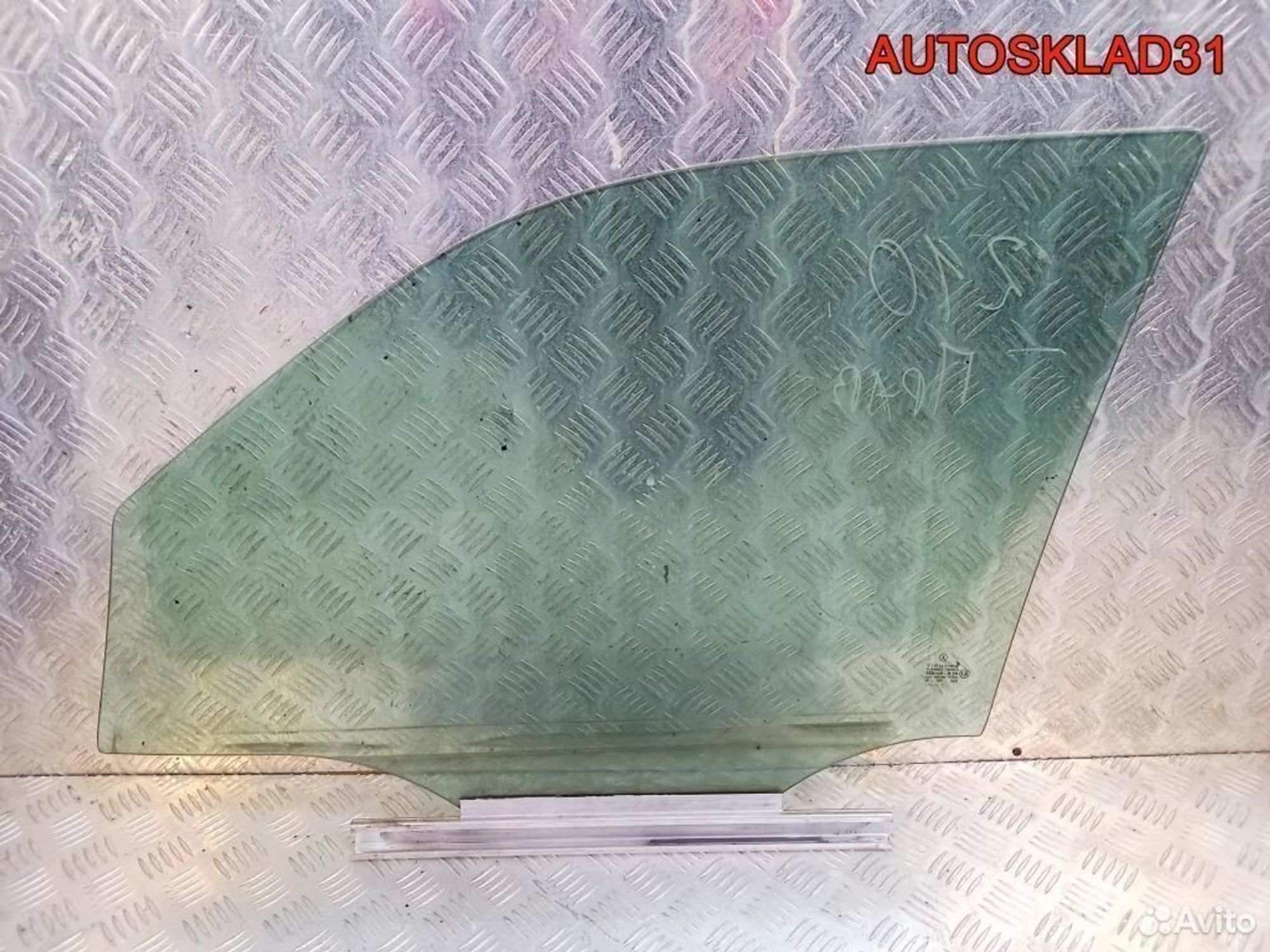 Стекло переднее правое Mercedes W210 A2107200218, 1800 рублей, Дубовое