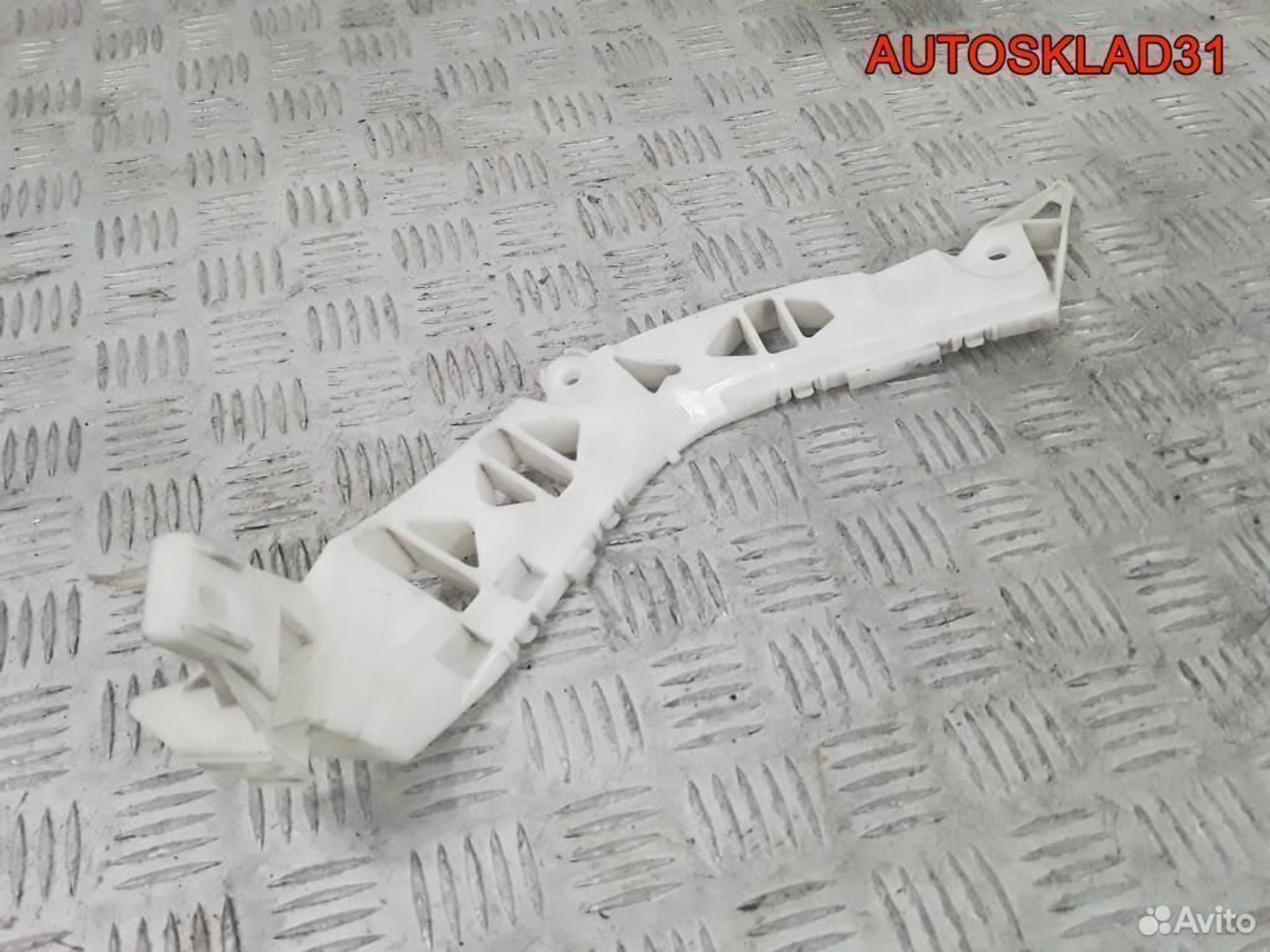 Направляющая заднего бампера правая Mazda 3 BK, 1100 рублей, Дубовое