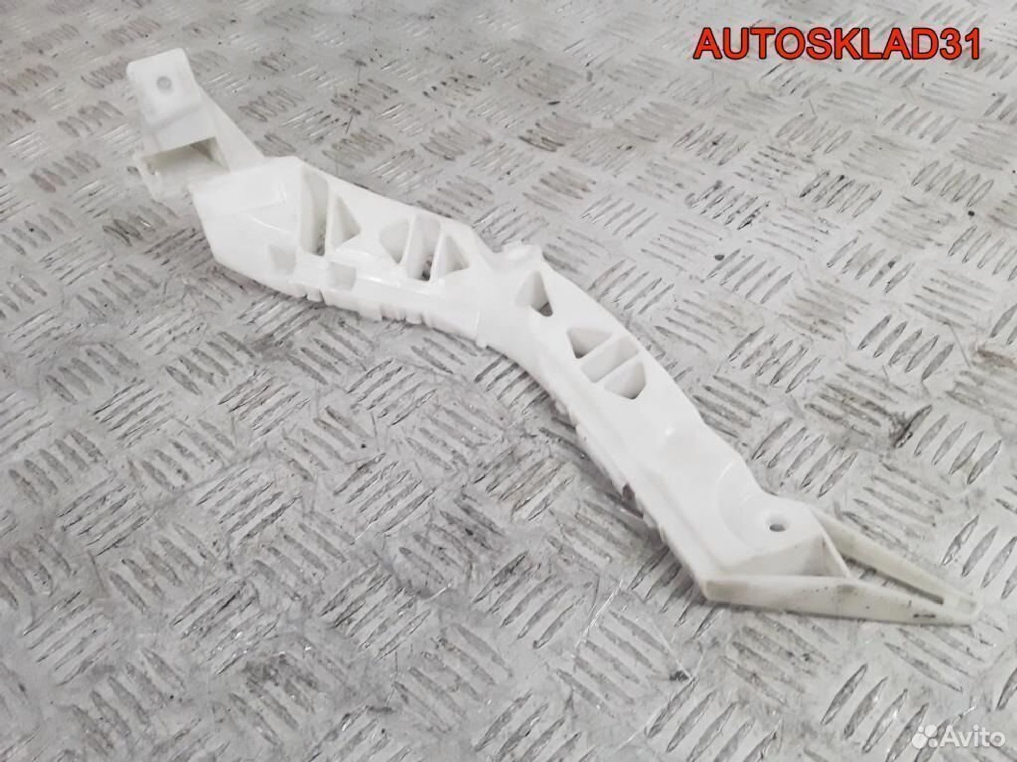 Направляющая заднего бампера правая Mazda 3 BK, 1100 рублей, Дубовое