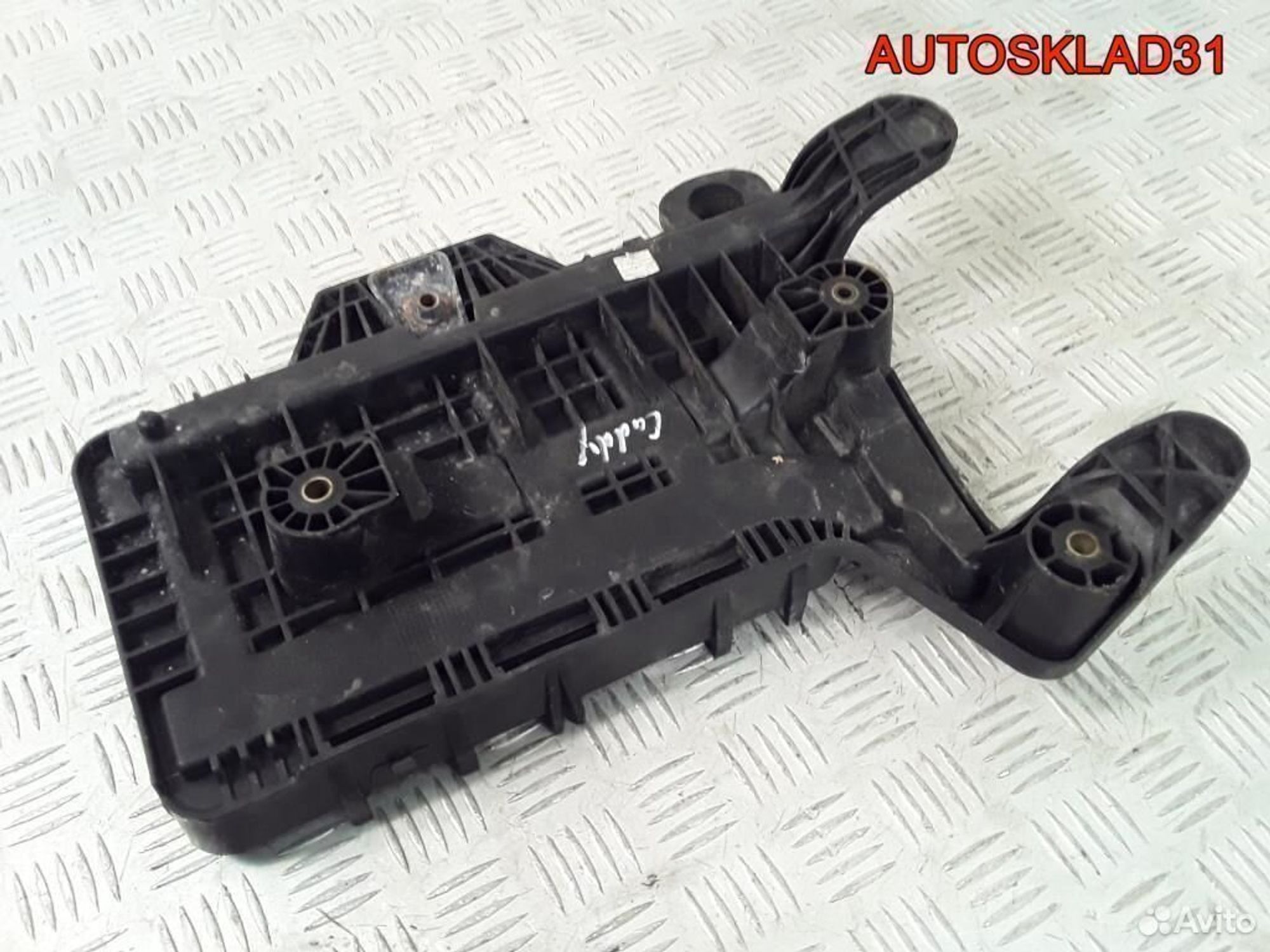 Крепление акб Volkswagen Caddy 3 1K0915333B, 1700 рублей, Дубовое