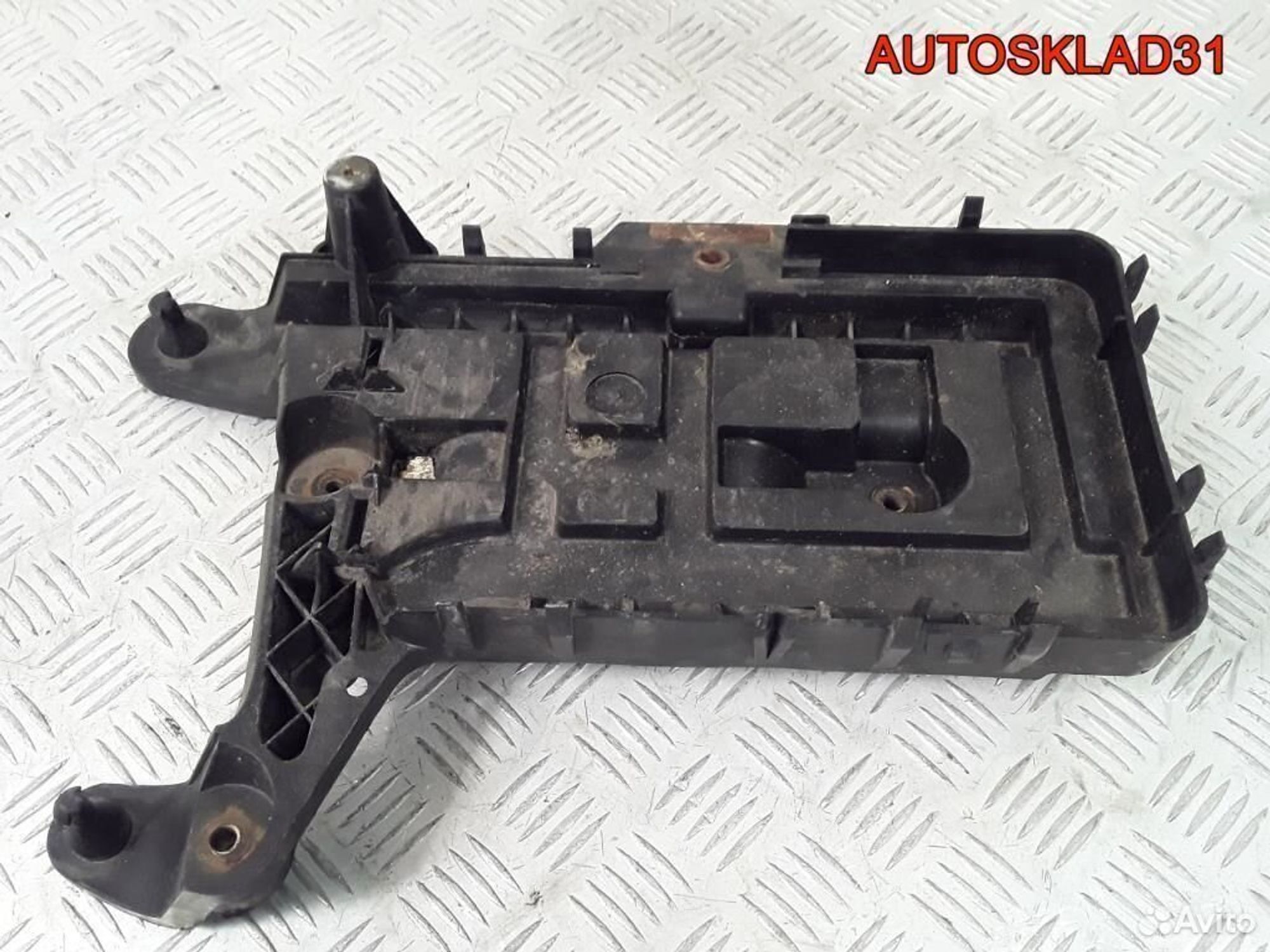 Крепление акб Volkswagen Caddy 3 1K0915333B, 1700 рублей, Дубовое