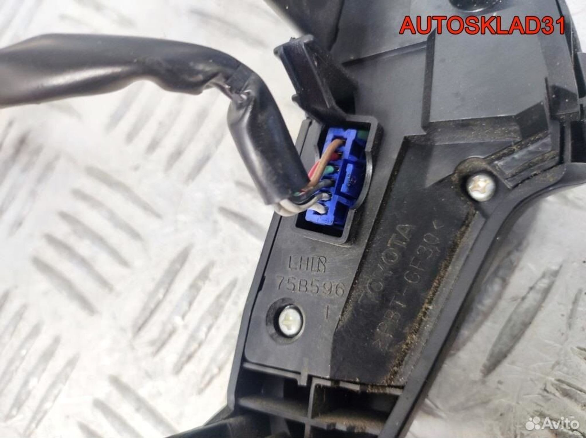 Кнопки мультируля Toyota Avensis T250 75B596, 2100 рублей, Дубовое