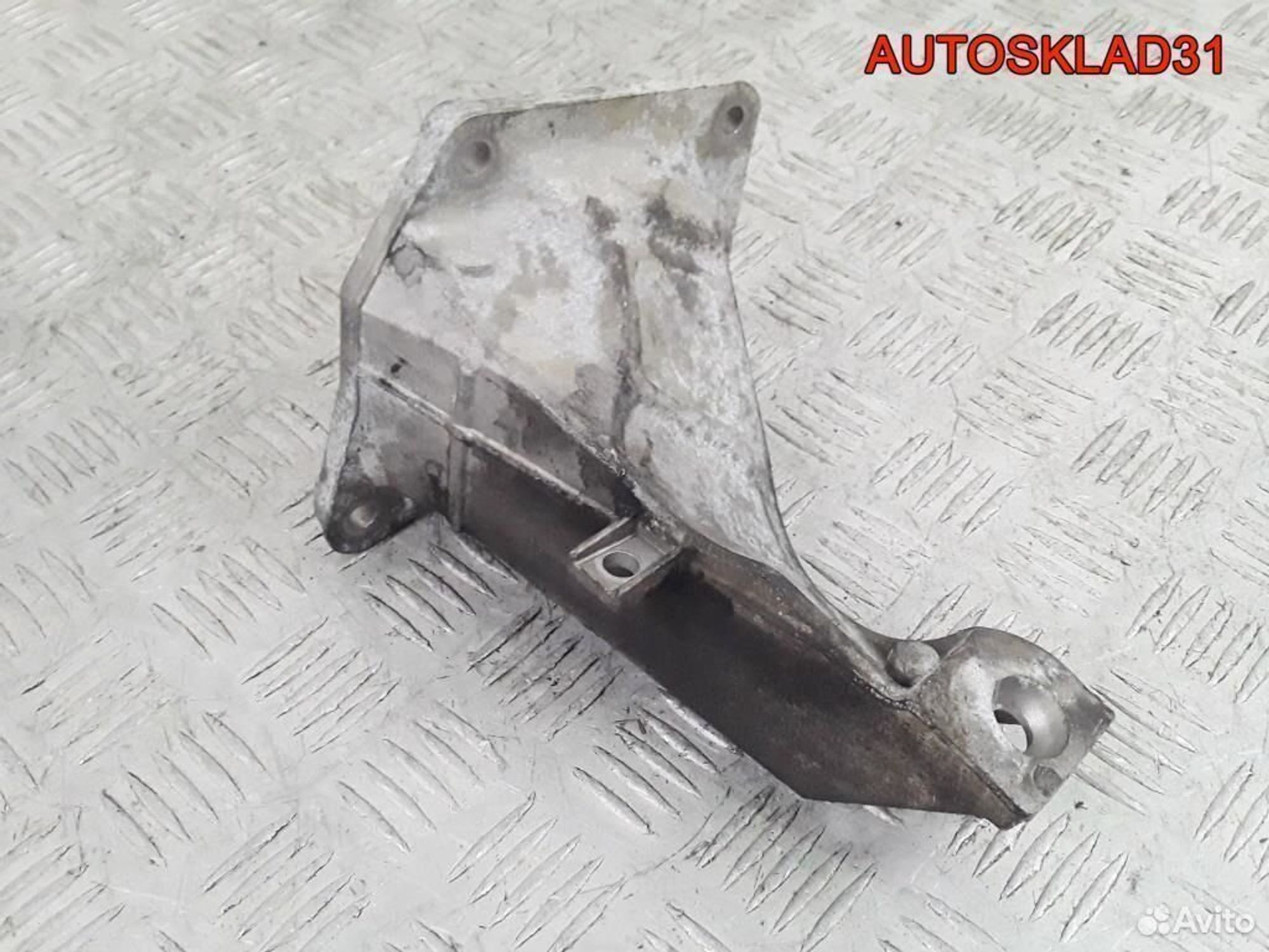 Кронштейн двигателя правый бмв Е46 2,0 M47 6754185, 1200 рублей, Дубовое