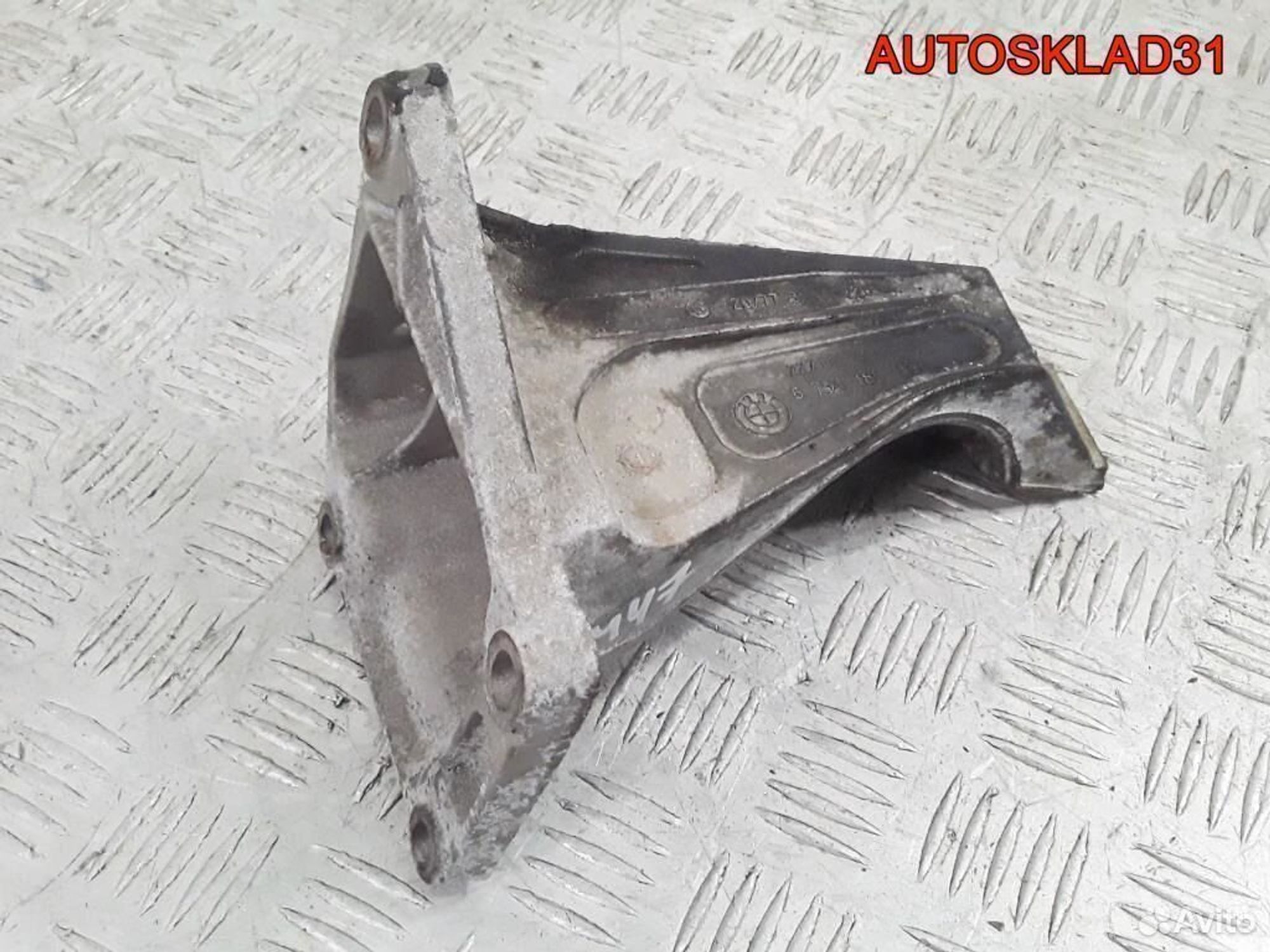 Кронштейн двигателя правый бмв Е46 2,0 M47 6754185, 1200 рублей, Дубовое