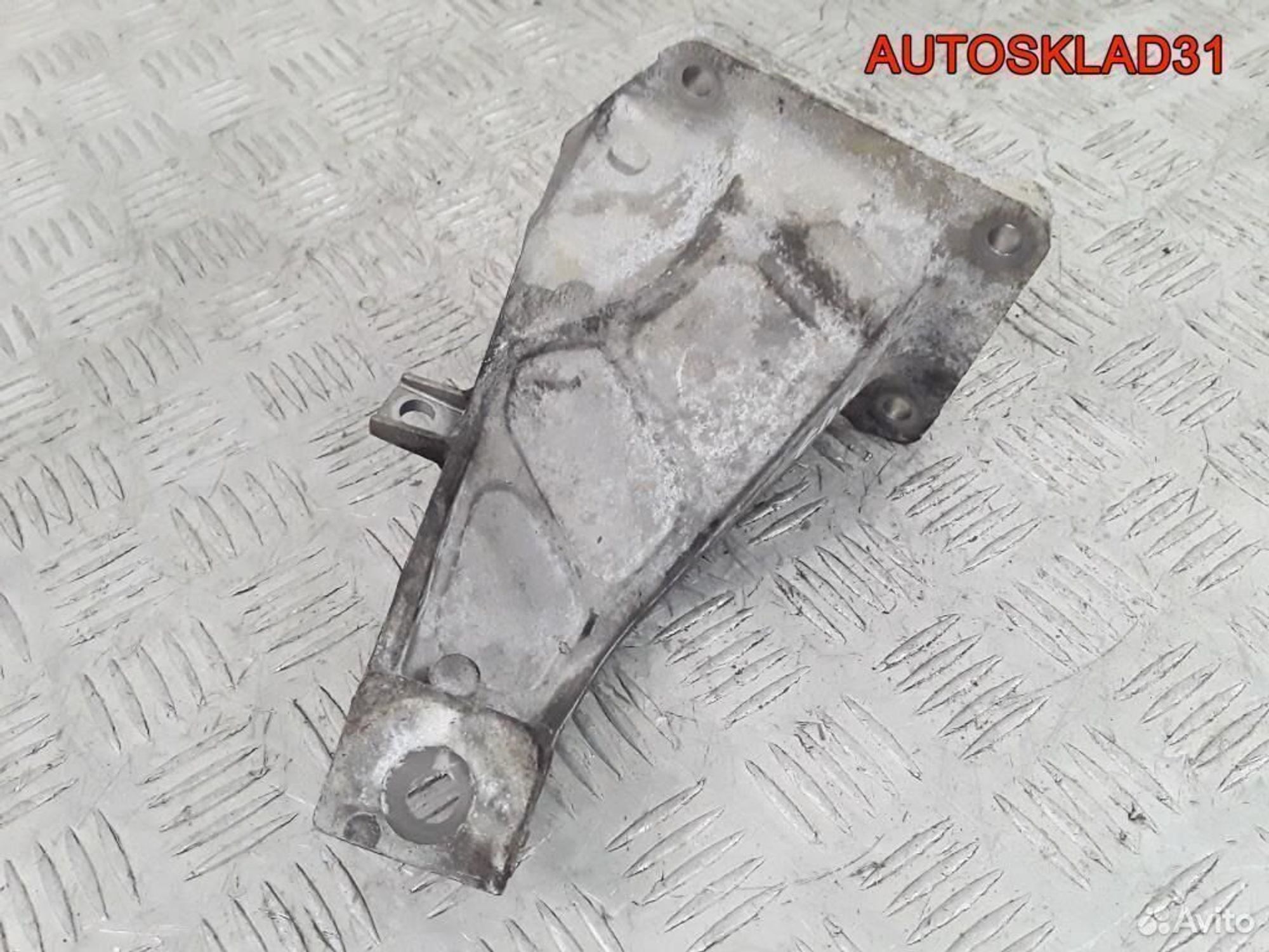 Кронштейн двигателя правый бмв Е46 2,0 M47 6754185, 1200 рублей, Дубовое