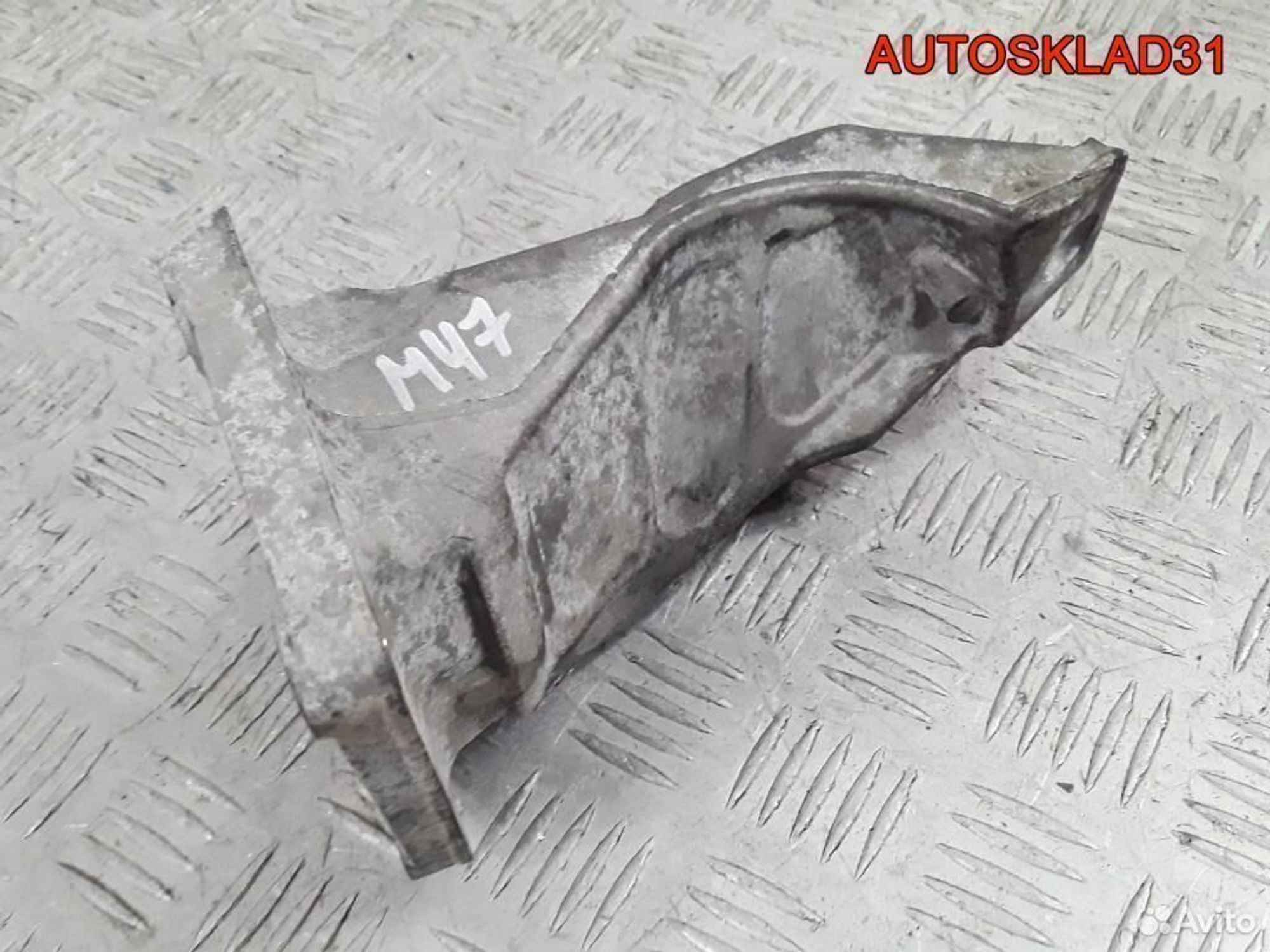 Кронштейн двигателя правый бмв Е46 2,0 M47 6754185, 1200 рублей, Дубовое