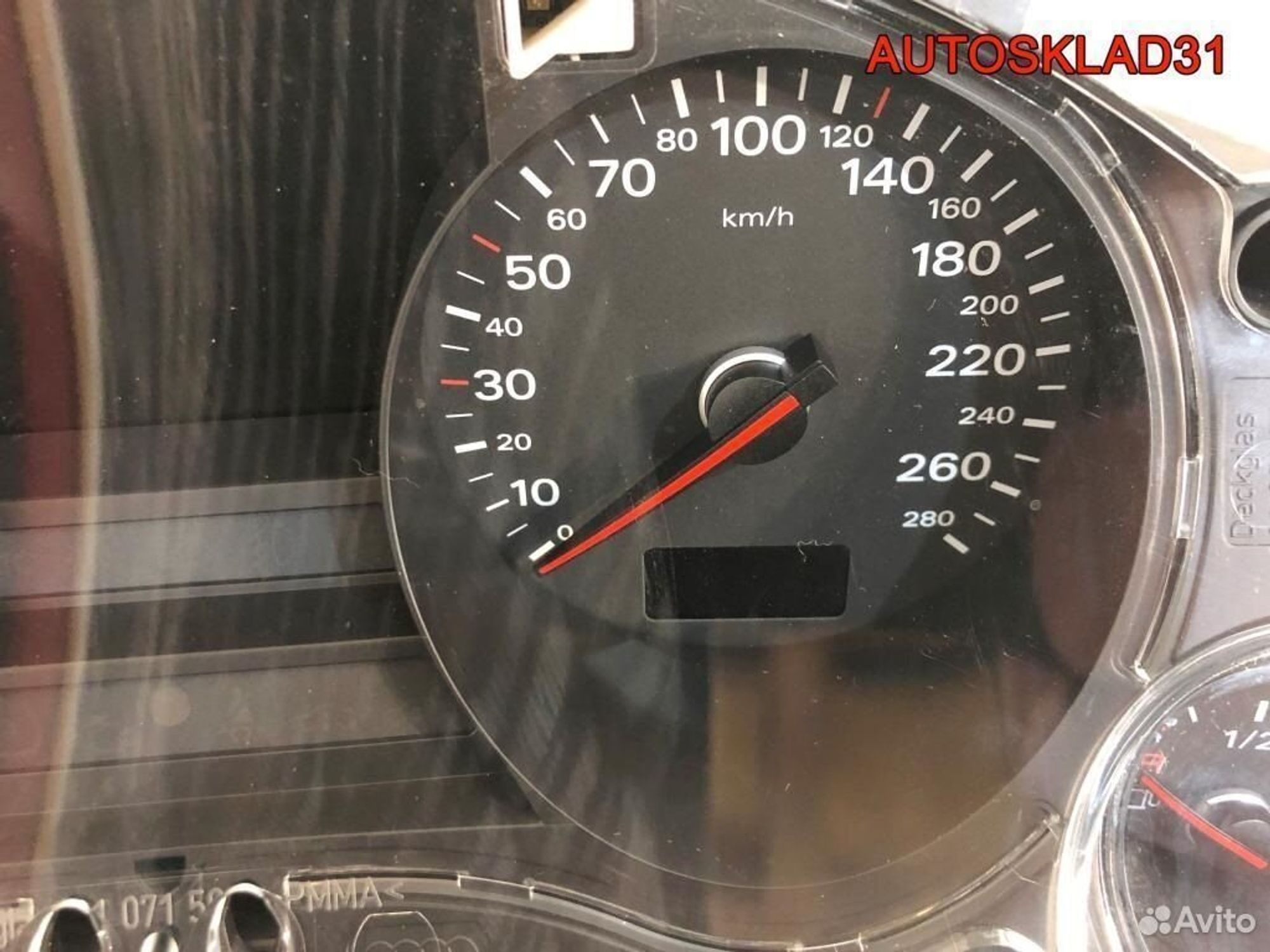 Панель приборов Audi A8 4E 6.0 BHT 4E0920930D, 9200 рублей, Дубовое