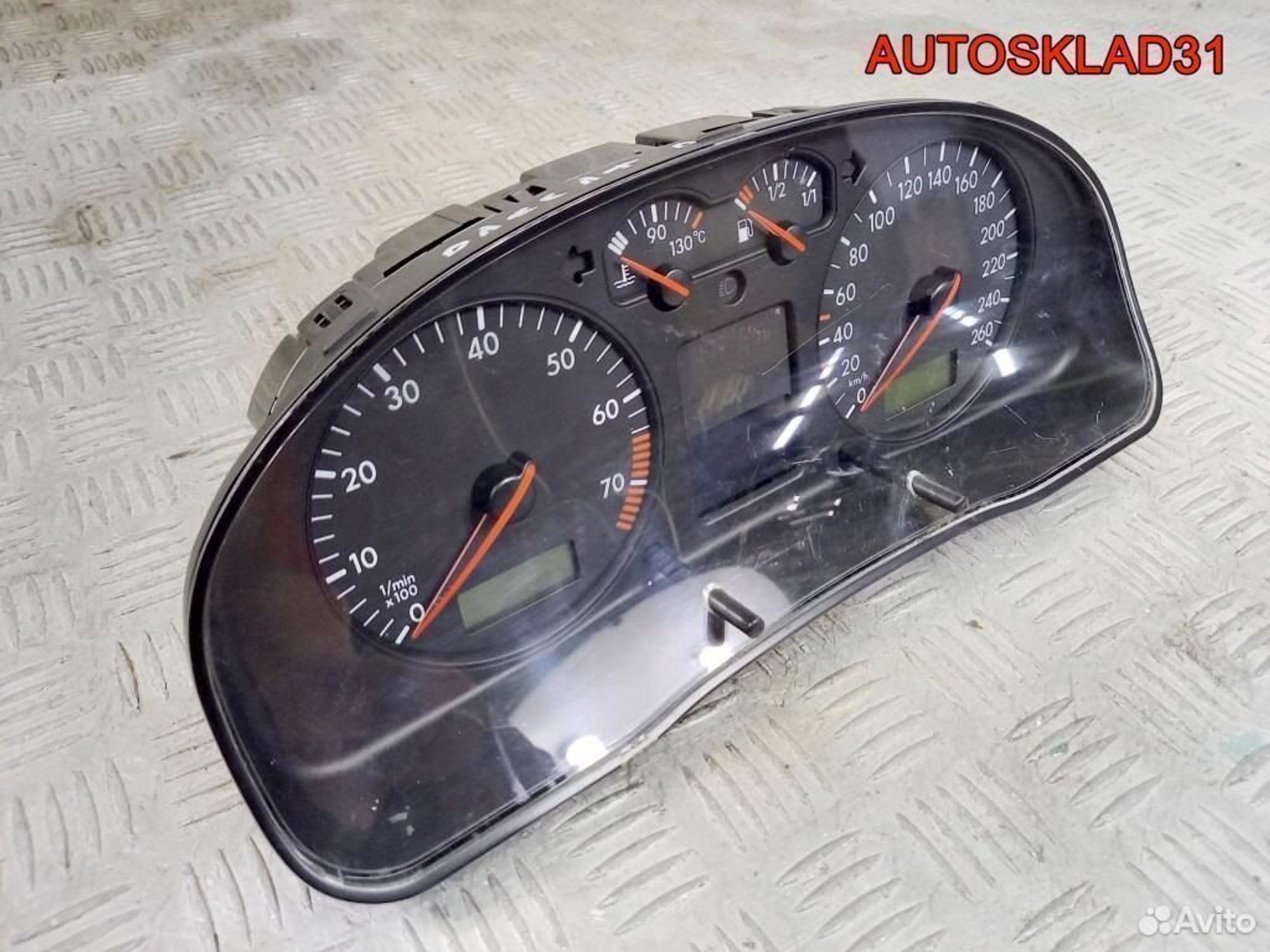 Панель приборов Volkswagen Passat B5 3B0920822X, 3600 рублей, Дубовое