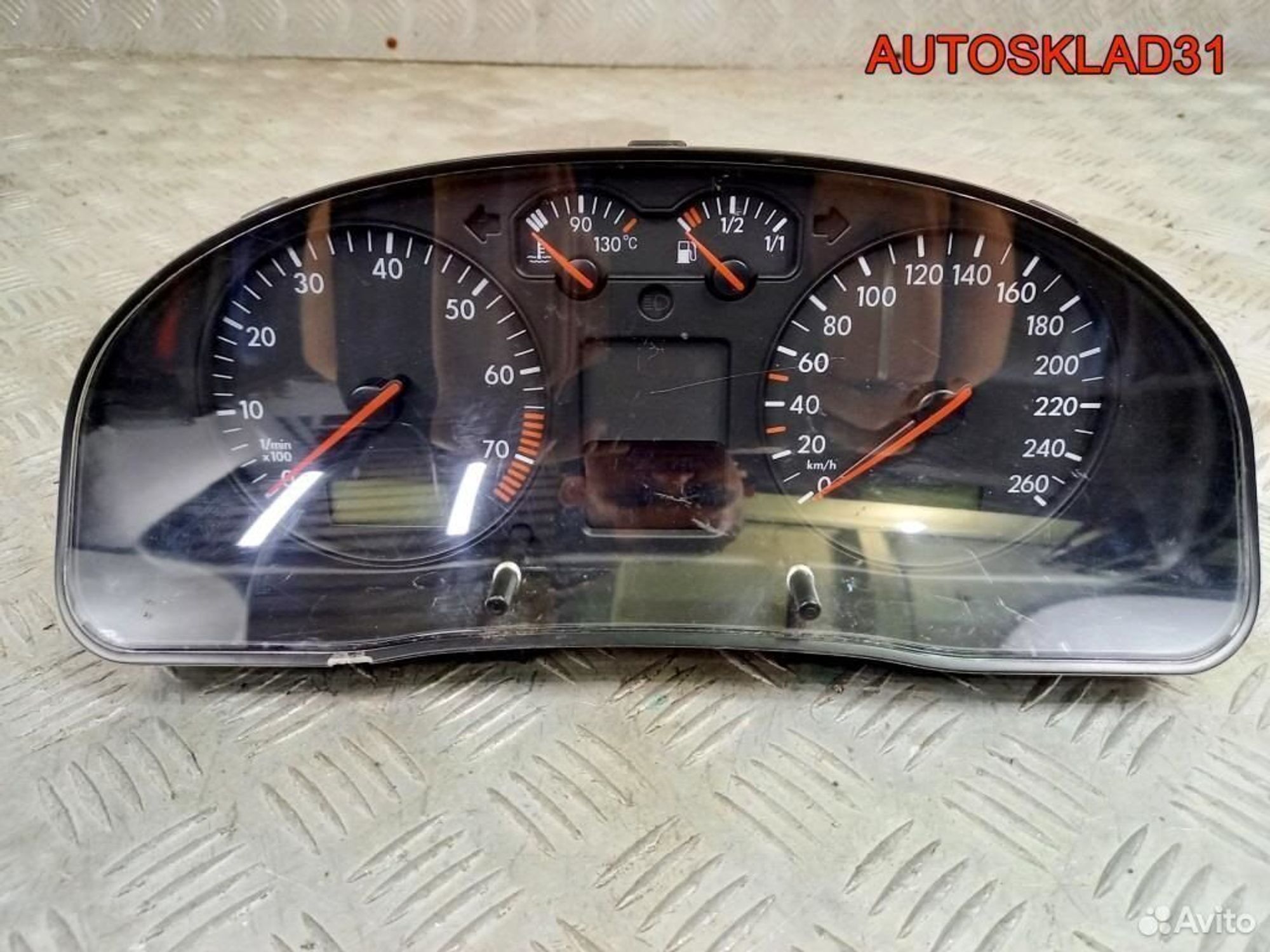 Панель приборов Volkswagen Passat B5 3B0920822X, 3600 рублей, Дубовое