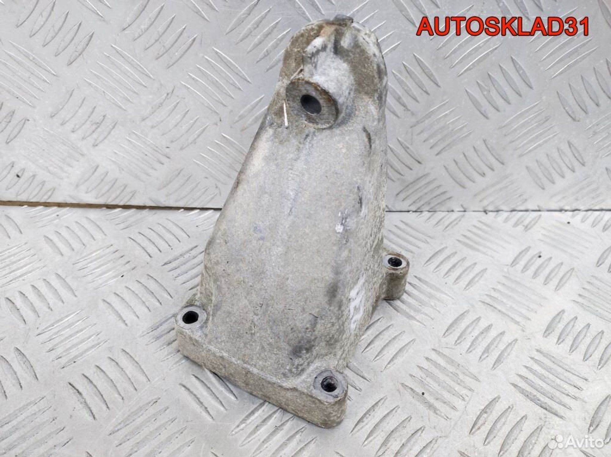 Кронштейн двигателя R Mercedes W203 A2712230804, 900 рублей, Дубовое