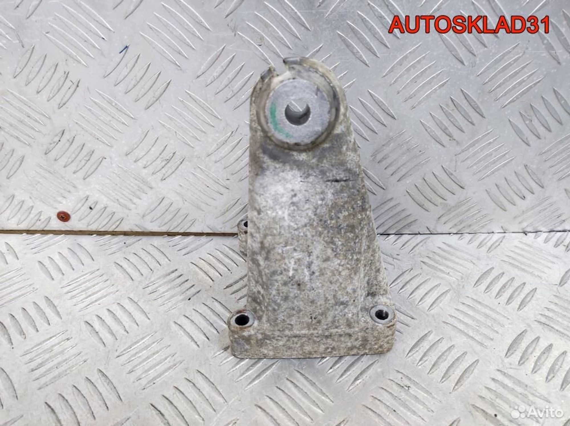 Кронштейн двигателя R Mercedes W203 A2712230804, 900 рублей, Дубовое