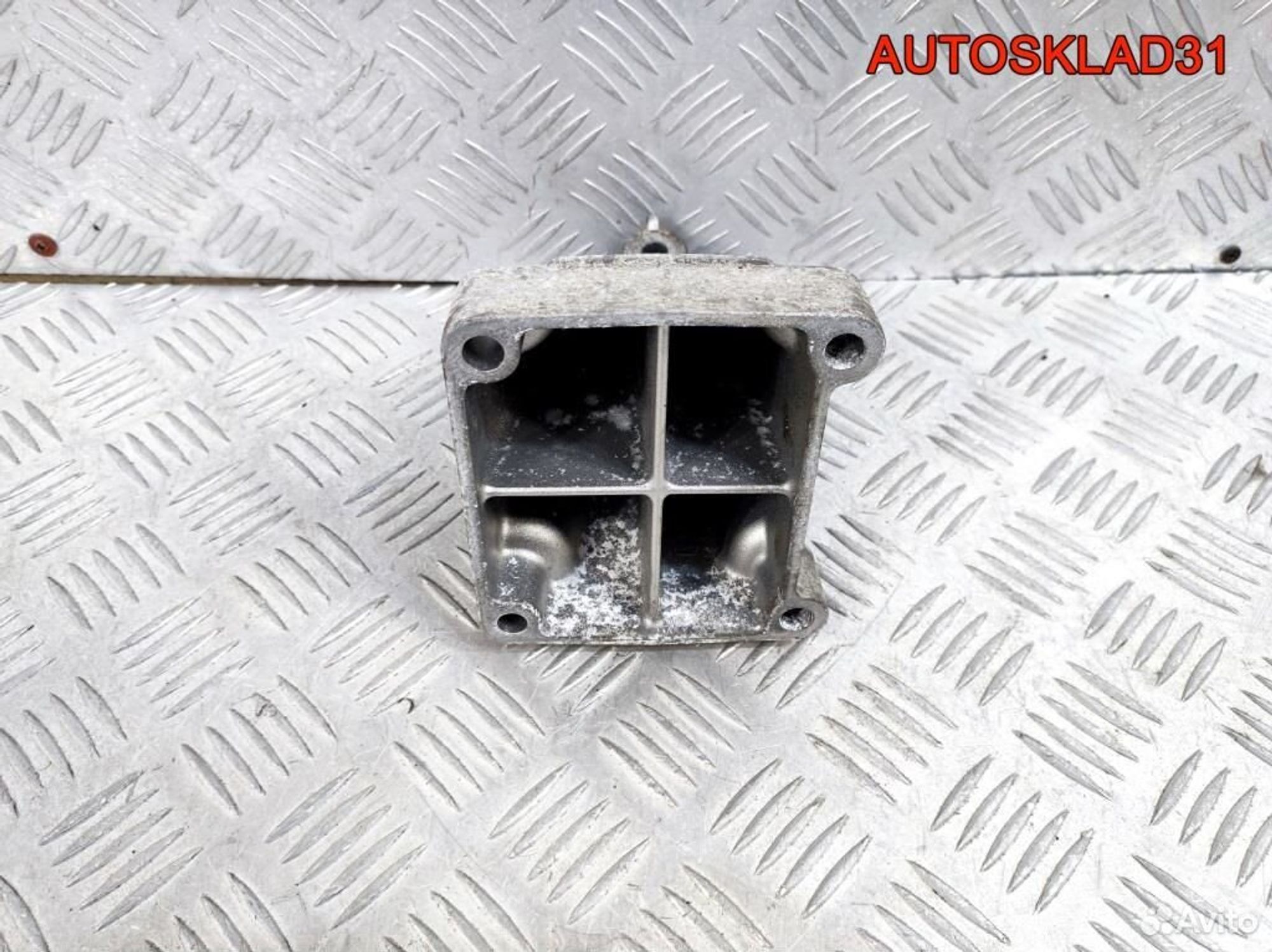 Кронштейн двигателя R Mercedes W203 A2712230804, 900 рублей, Дубовое