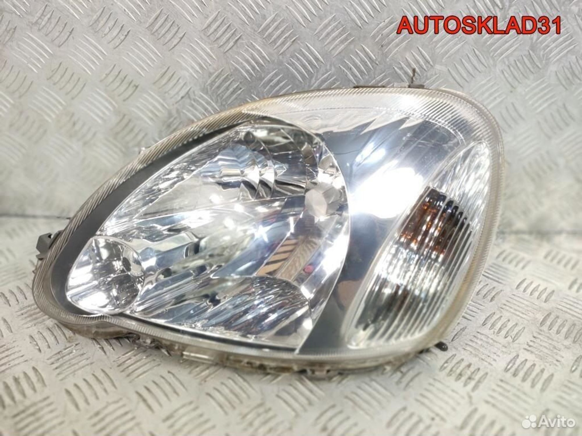 Фара левая Toyota Yaris 811700D080 Рестайлинг, 3200 рублей, Дубовое