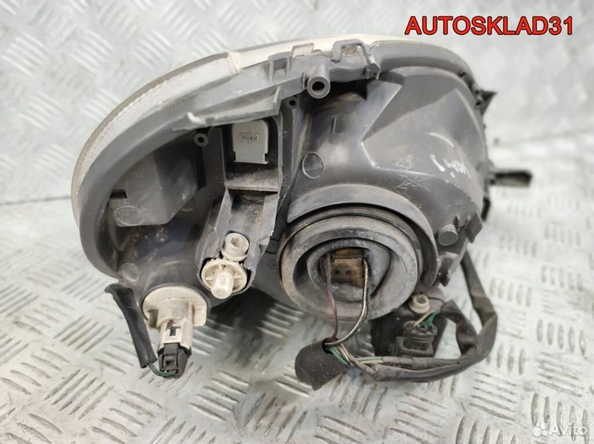 Фара левая Toyota Yaris 811700D080 Рестайлинг, 3200 рублей, Дубовое