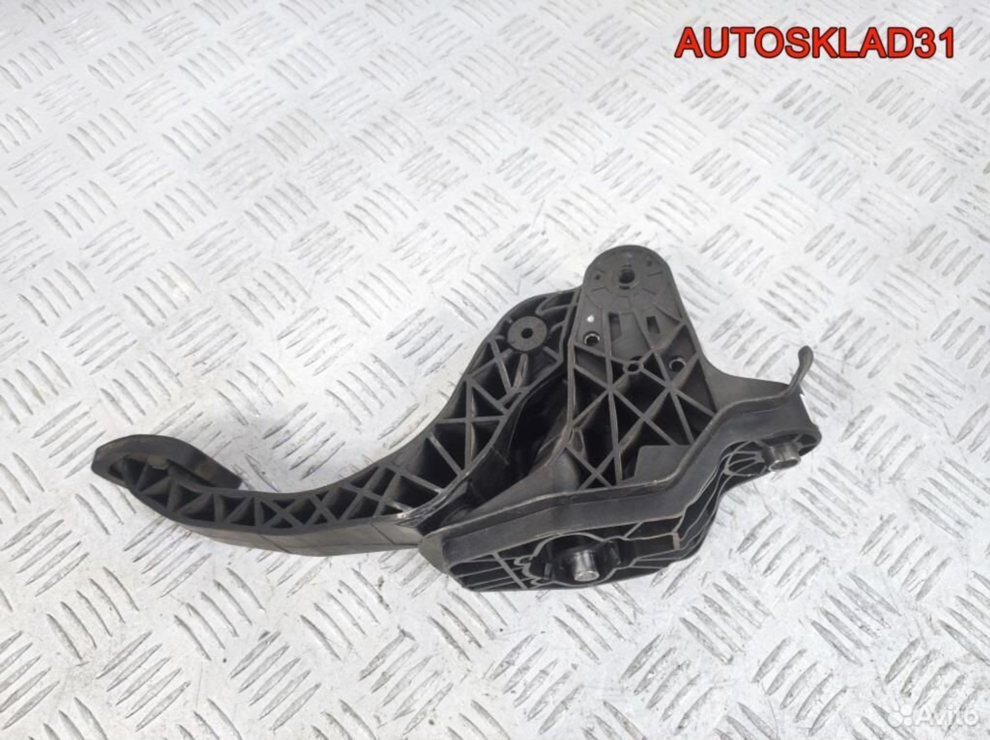 Педаль сцепления Skoda Fabia 6C1721059M, 1100 рублей, Дубовое