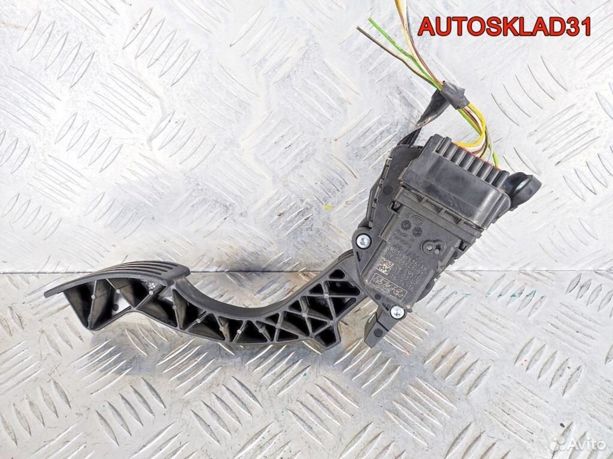 Педаль газа Ford Focus 2 4M519F836AH Дизель, 1700 рублей, Дубовое