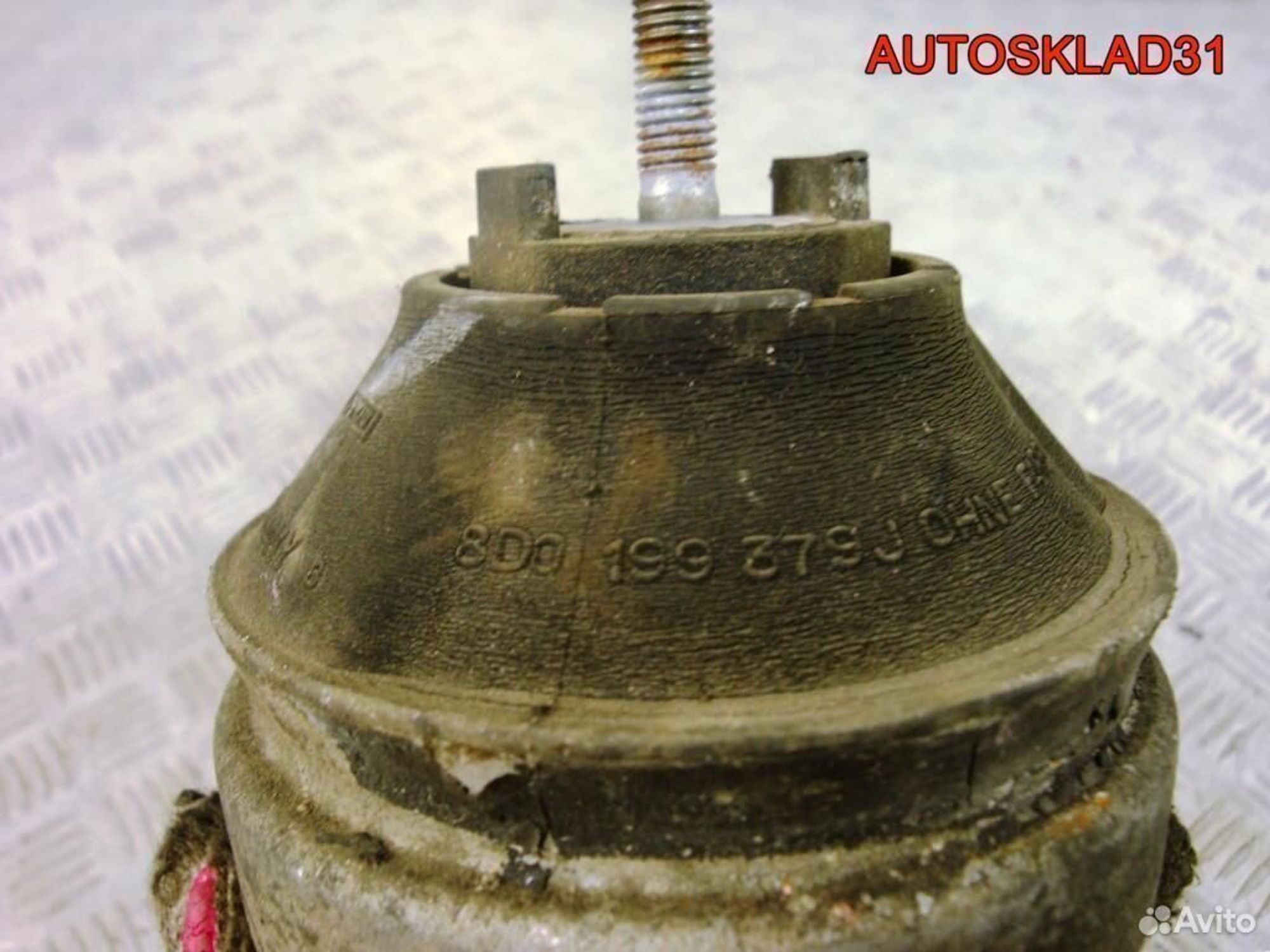 Опора двигателя левая VW Passat B5+ 8D0199379J, 1700 рублей, Дубовое