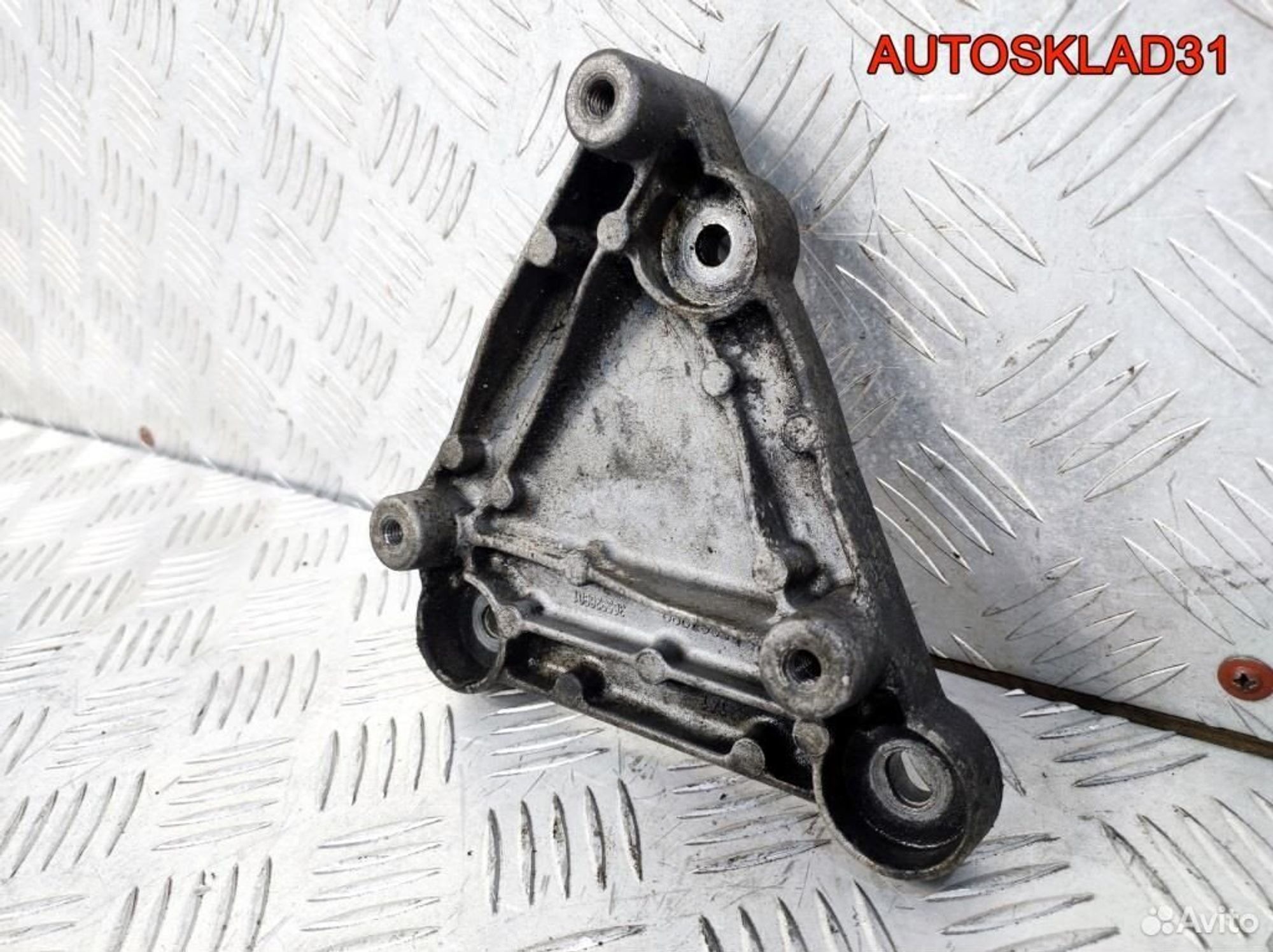 Кронштейн кондиционера Opel Astra J 55567289, 900 рублей, Дубовое