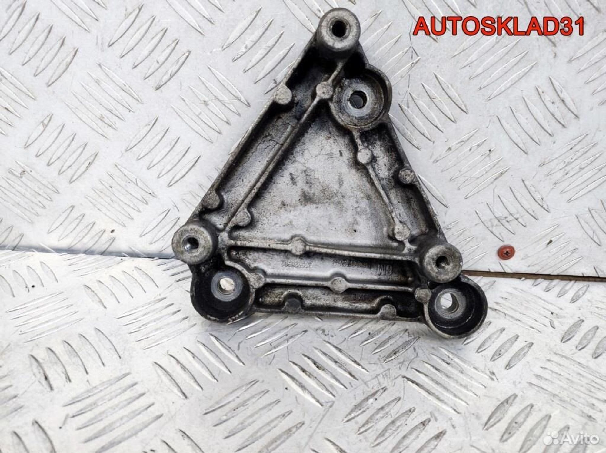 Кронштейн кондиционера Opel Astra J 55567289, 900 рублей, Дубовое