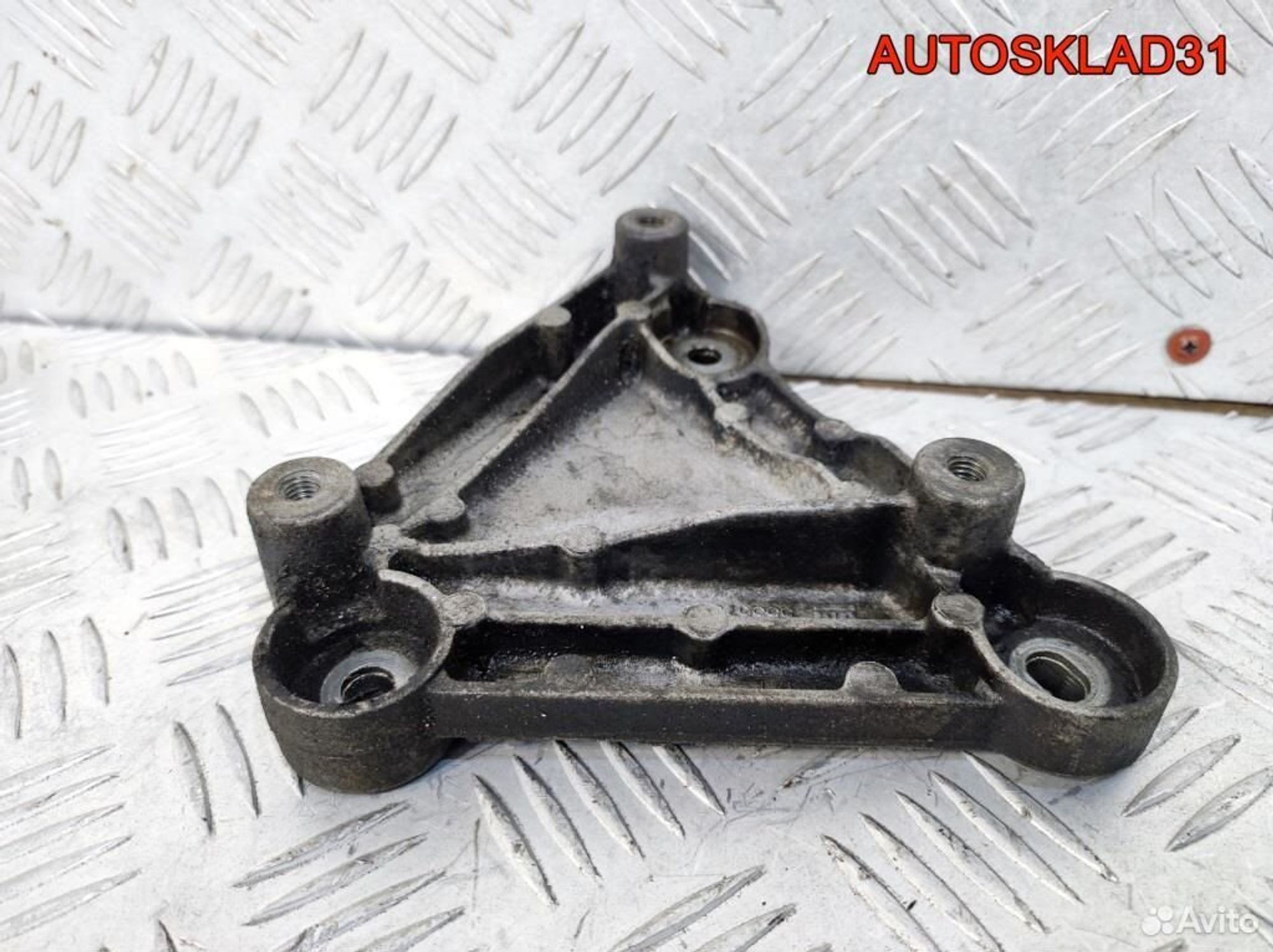 Кронштейн кондиционера Opel Astra J 55567289, 900 рублей, Дубовое