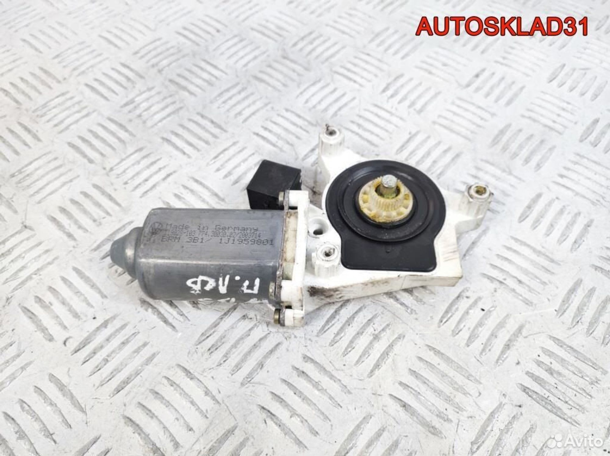 Моторчик стеклоподъёмника VW Passat B5 3B4837751A, 1400 рублей, Дубовое