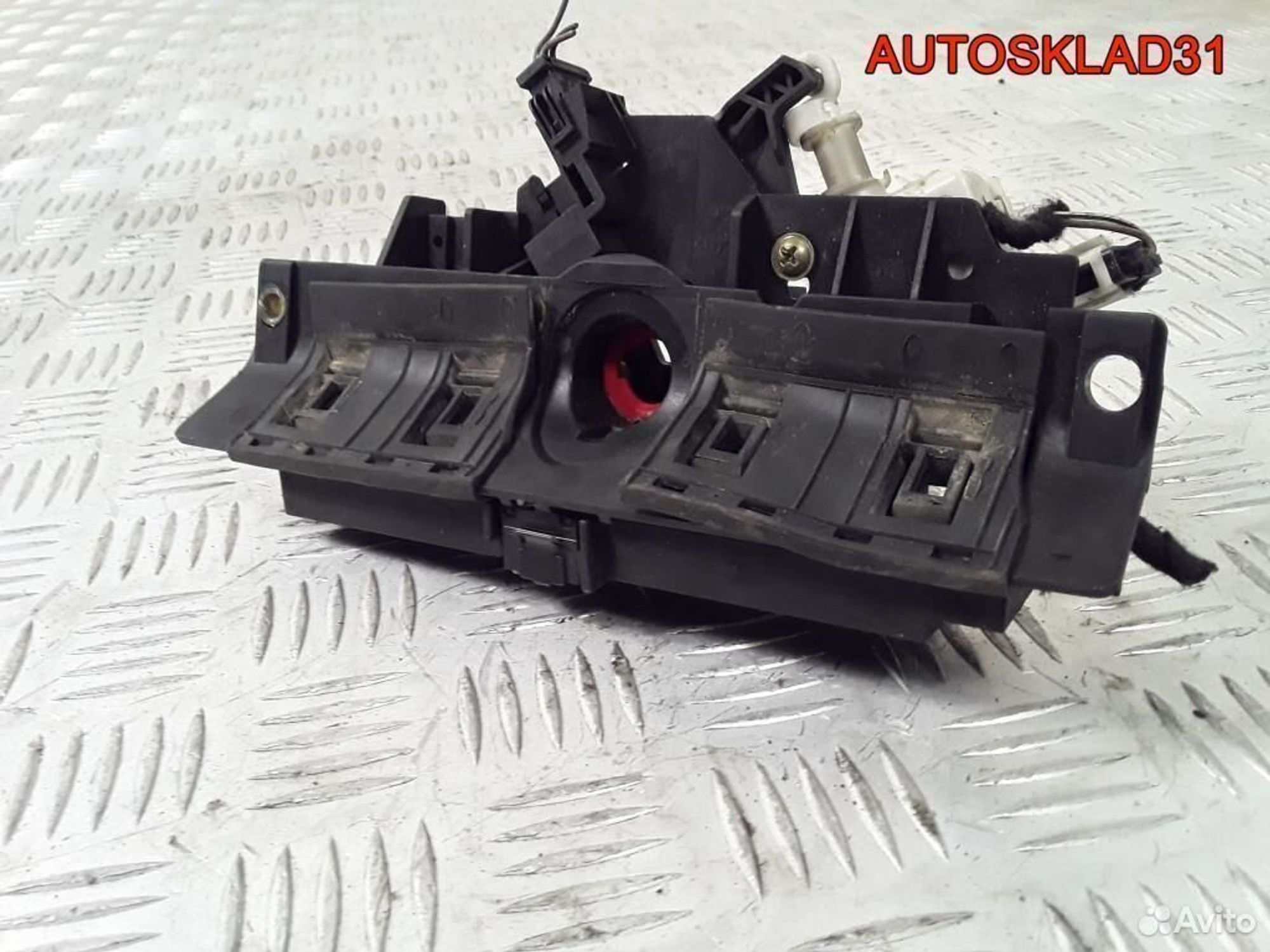Ручка открывания багажника Audi A6 C5 4B0827565H, 1100 рублей, Дубовое