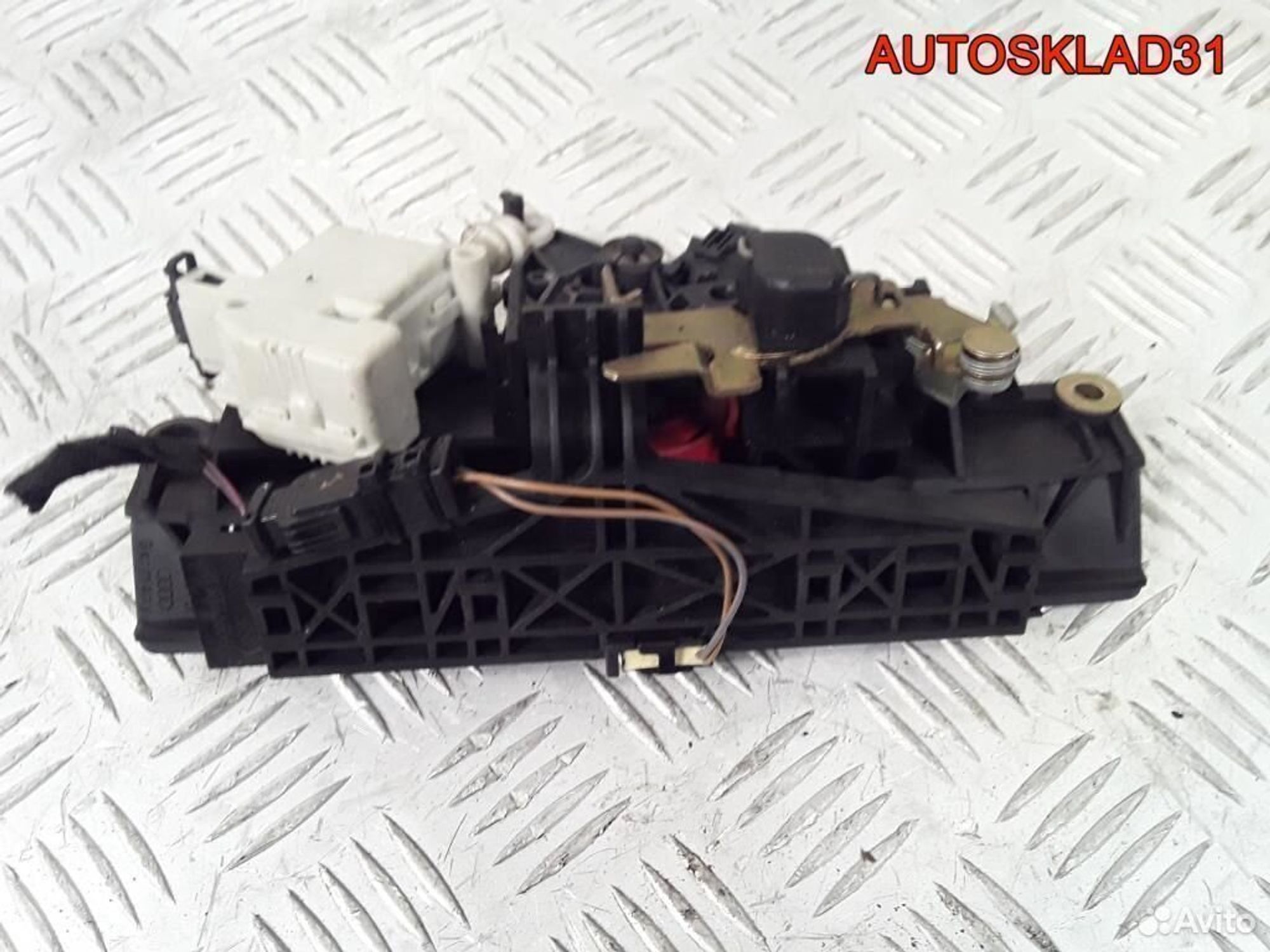 Ручка открывания багажника Audi A6 C5 4B0827565H, 1100 рублей, Дубовое