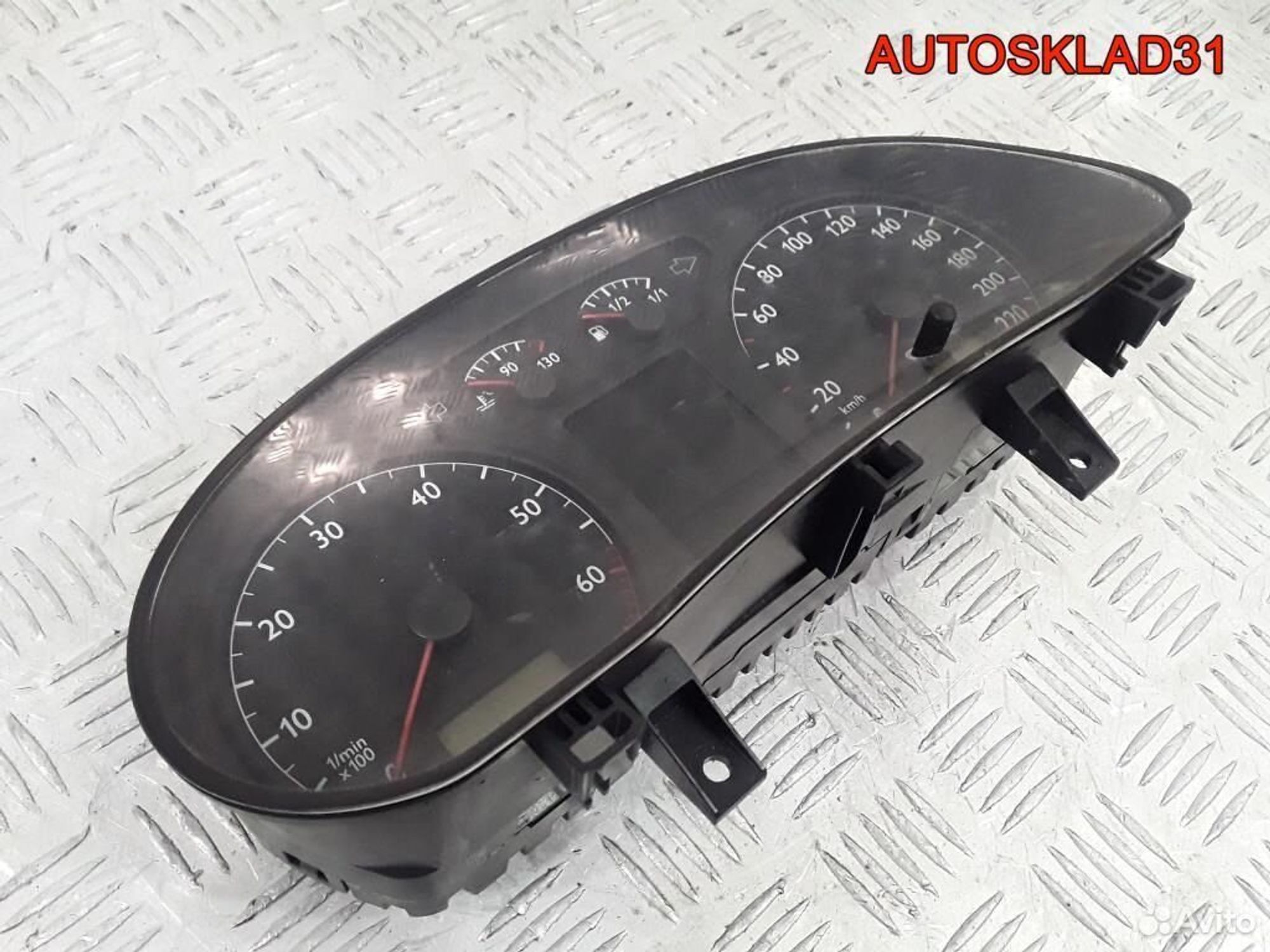 Панель приборов Volkswagen Polo 6Q0920800P, 3200 рублей, Дубовое