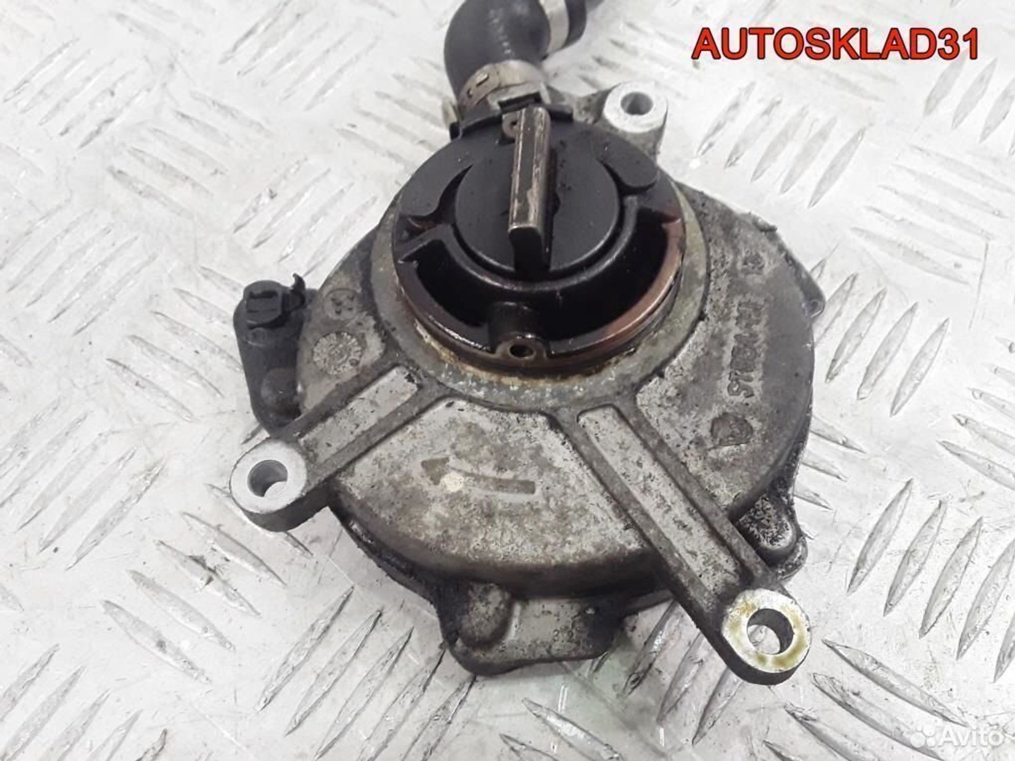 Насос вакуумный Audi A4 B7 2,0 BUL 06D145100E, 3200 рублей, Дубовое