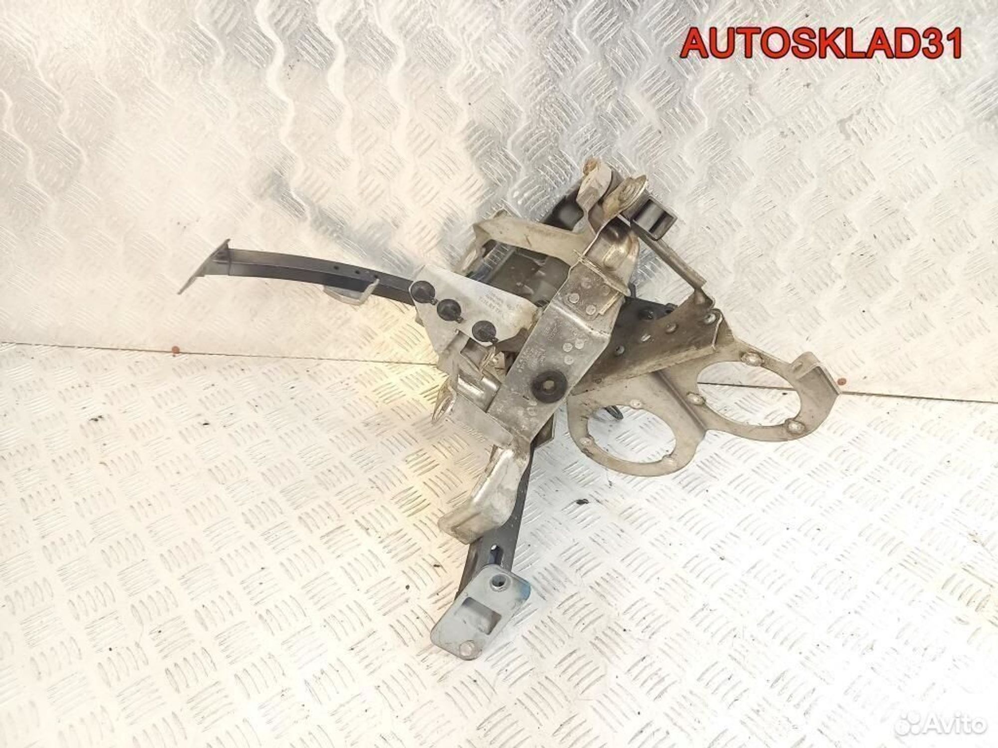 Кронштейн крепления крыла Audi A8 D3 4E0821137E, 12200 рублей, Дубовое