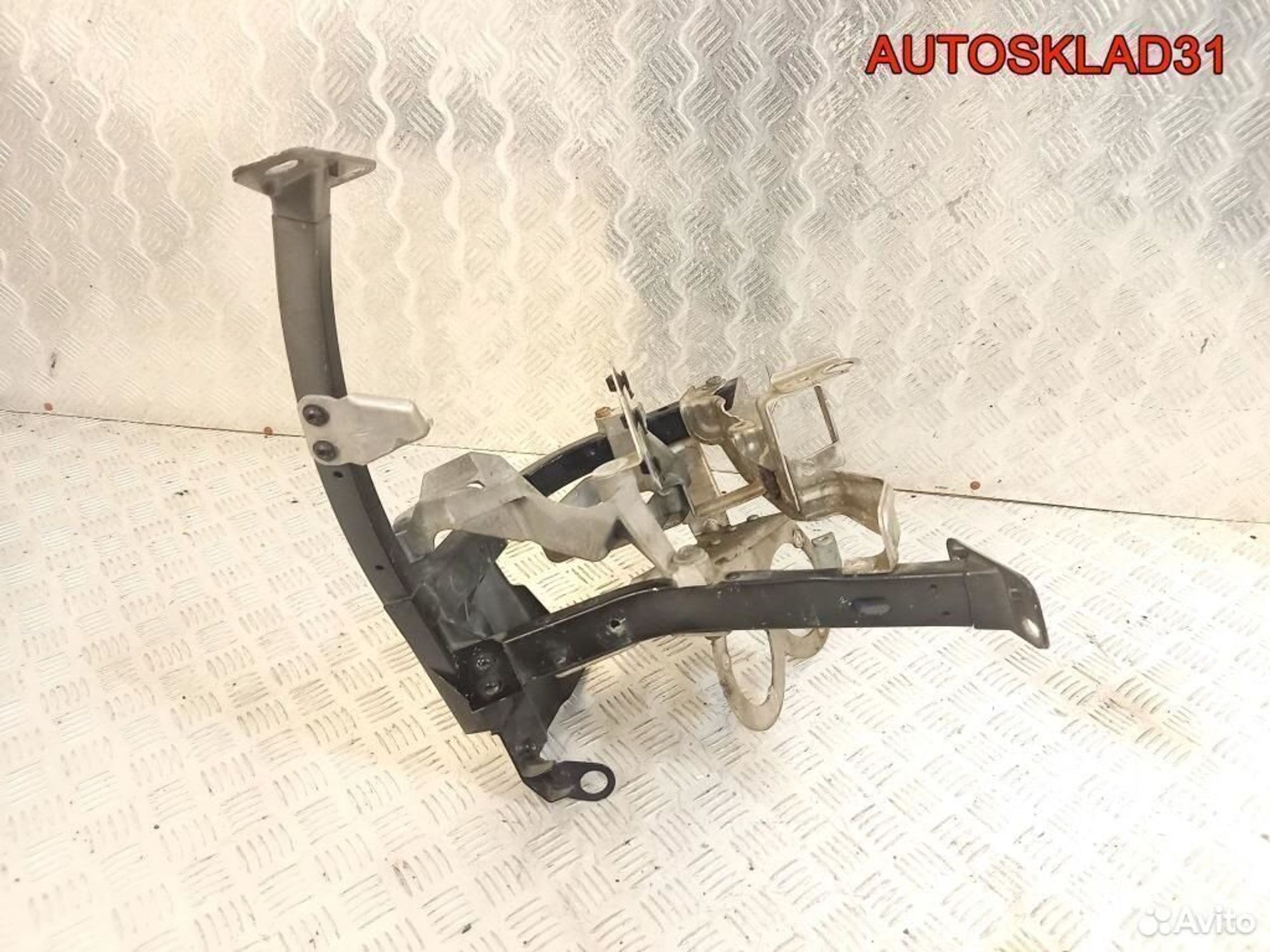 Кронштейн крепления крыла Audi A8 D3 4E0821137E, 12200 рублей, Дубовое