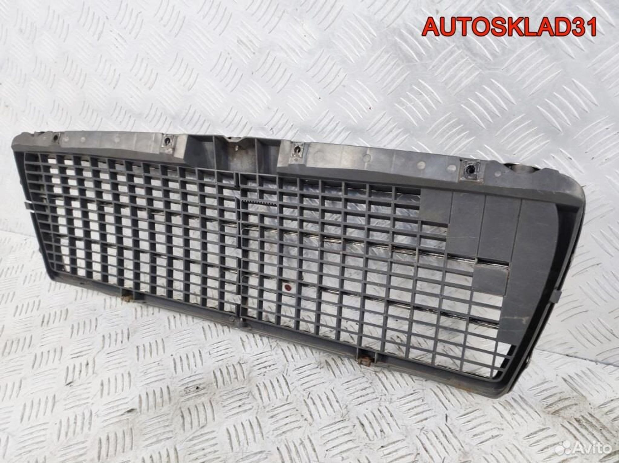 Решетка радиатора Mercedes Benz W210 A2108880023, 2900 рублей, Дубовое
