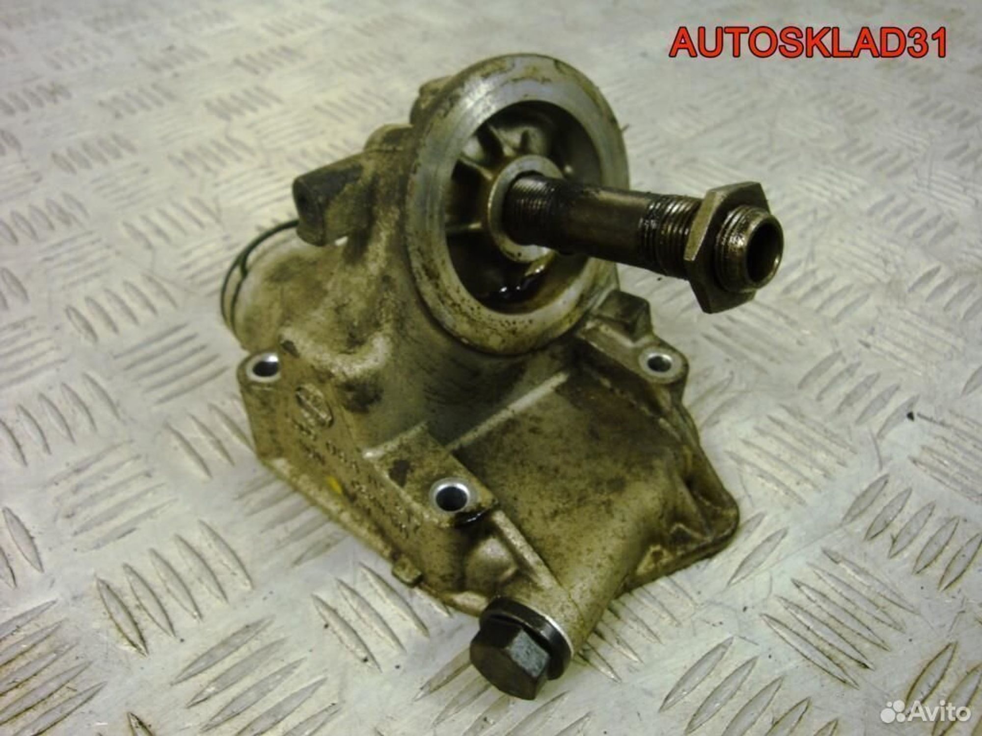 Кронштейн масляного фильтра VW Passat B5 06A115417, 1300 рублей, Дубовое