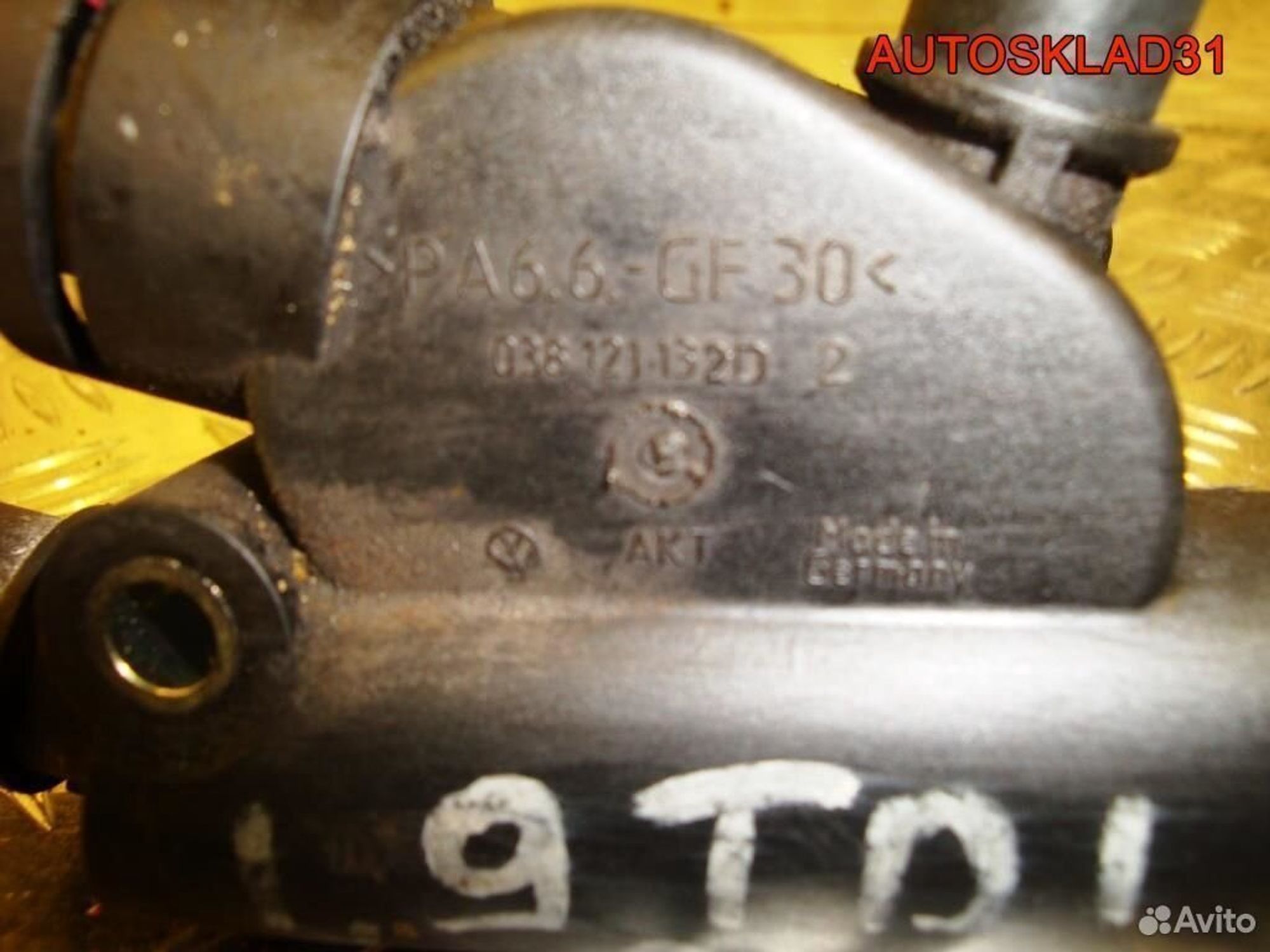 Фланец системы охлаждения VW Passat B6 038121132D, 600 рублей, Дубовое