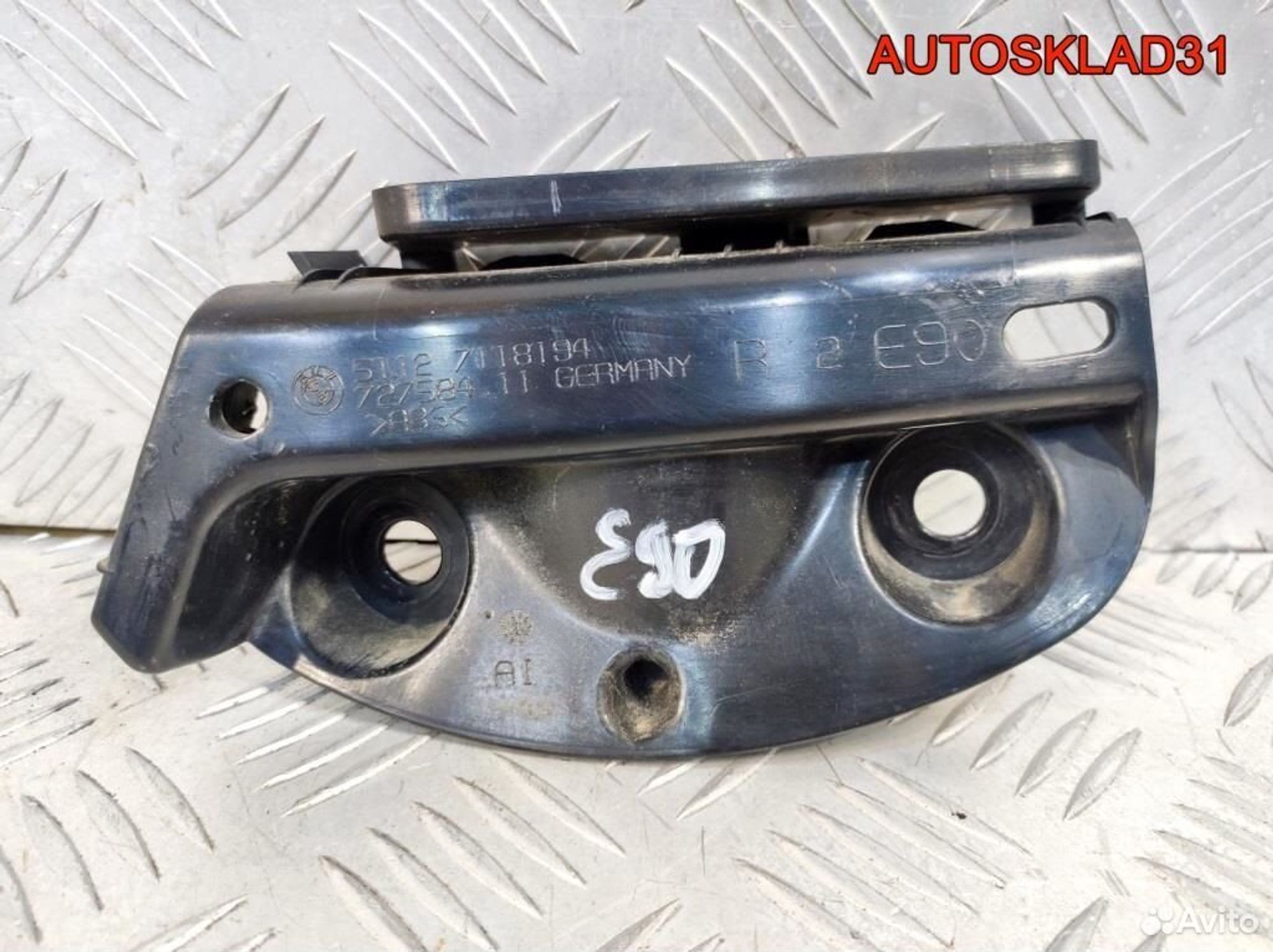 Направляющая заднего бампера правая BMW E90, 600 рублей, Дубовое