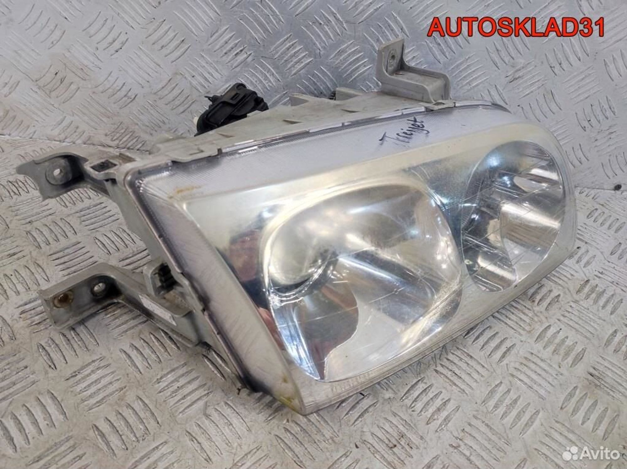 Фара правая Hyundai Trajet 921023A000, 9800 рублей, Дубовое