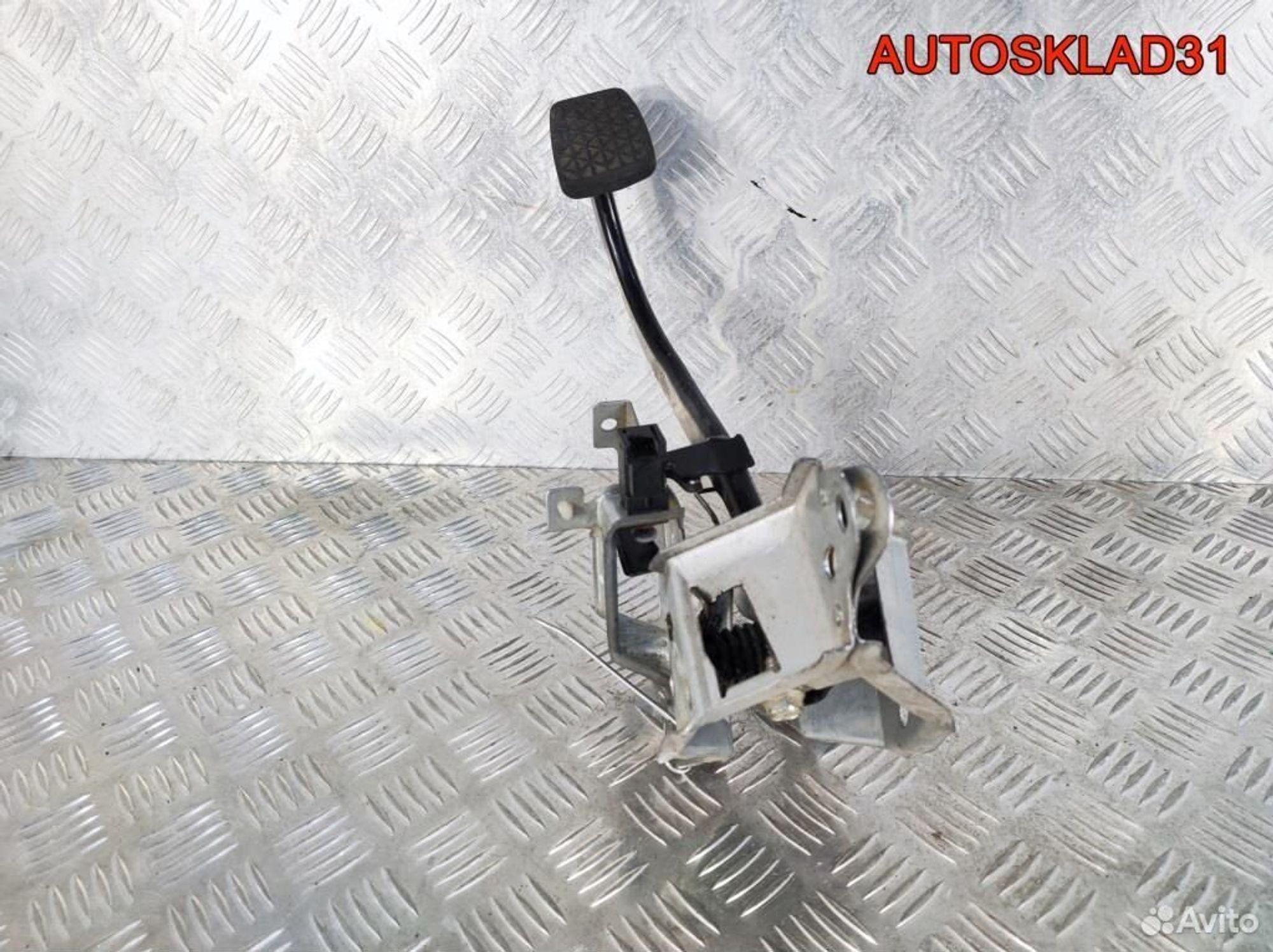 Педаль тормоза МКПП Opel Astra H 5560327, 1100 рублей, Дубовое