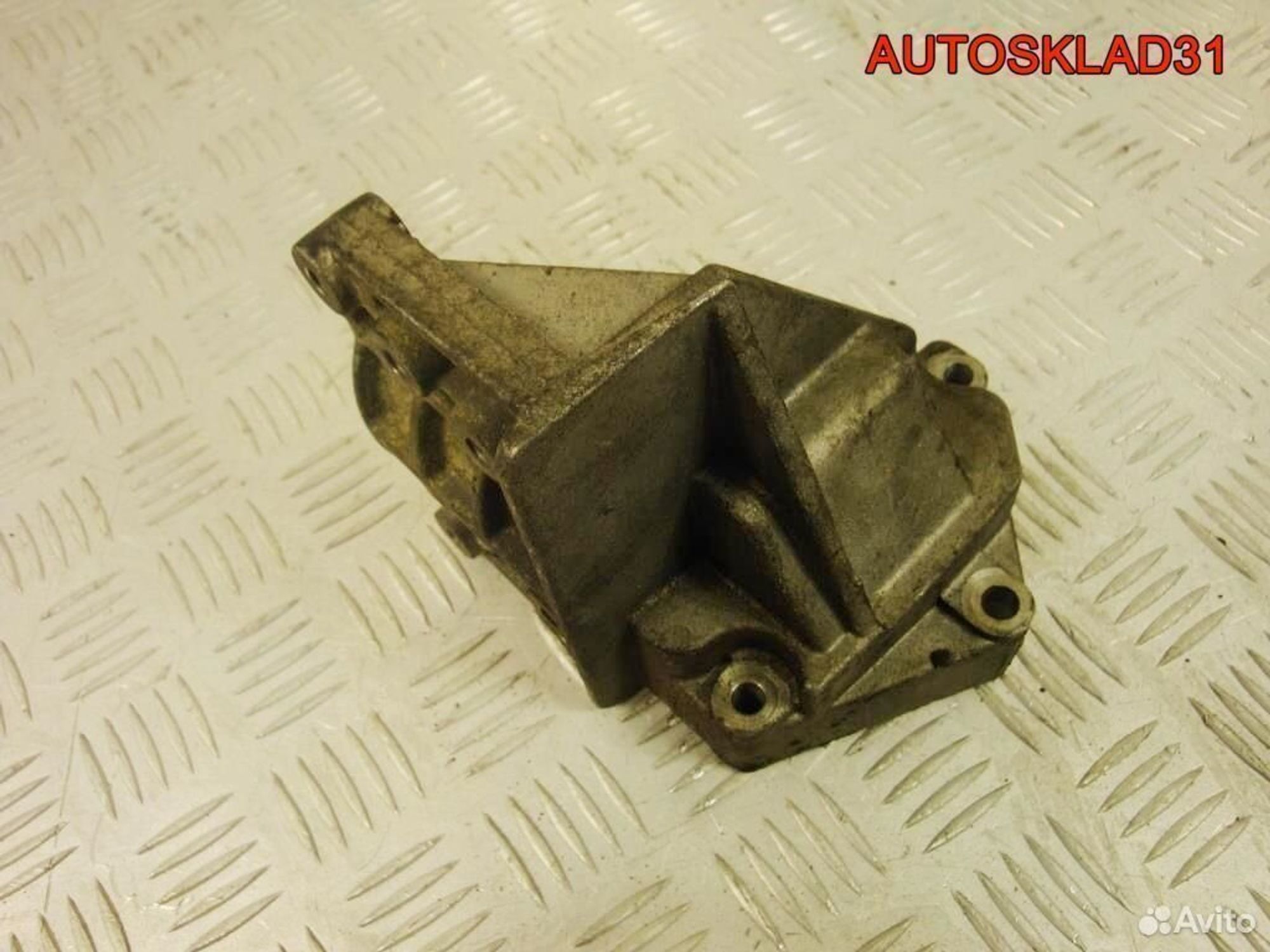 Кронштейн гидроусилителя Ford Fiesta 2s6e3k738ab, 600 рублей, Дубовое