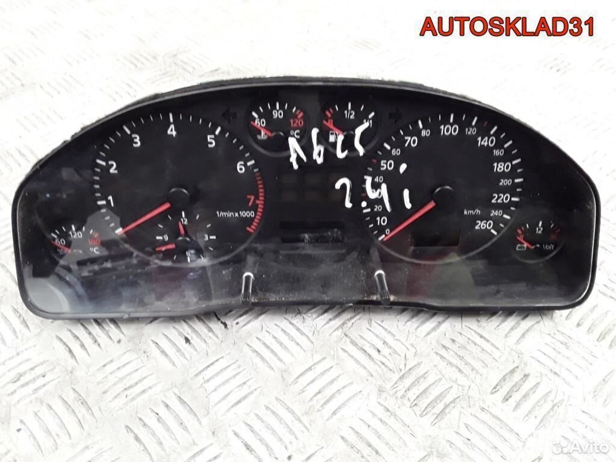 Панель приборов Audi A6 C5 2.4 бензин 4B0919860L, 4100 рублей, Дубовое