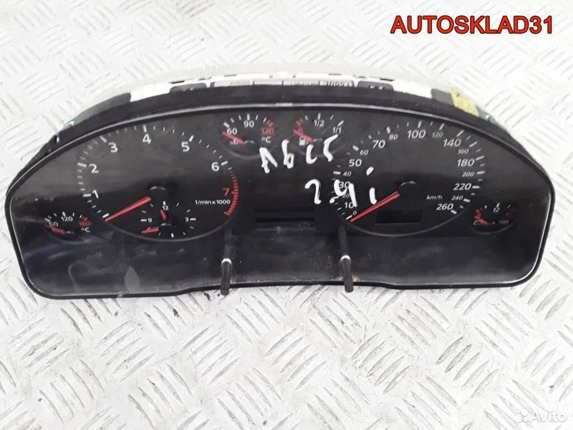 Панель приборов Audi A6 C5 2.4 бензин 4B0919860L, 4100 рублей, Дубовое