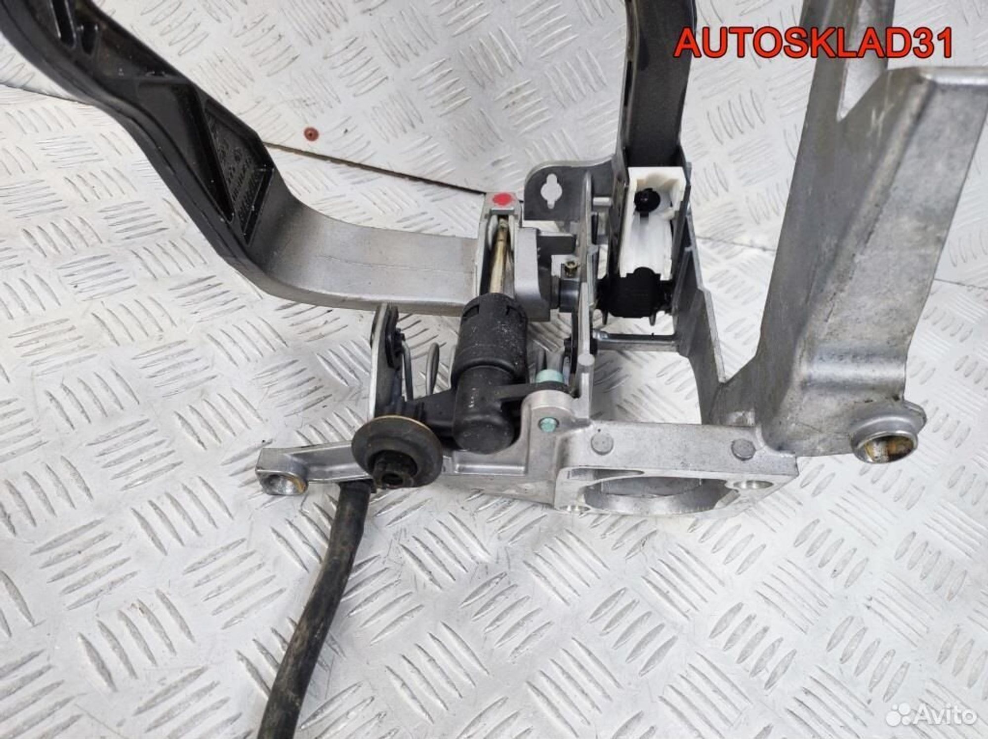 Блок педалей МКПП Skoda Superb 8D1721117N, 3600 рублей, Дубовое