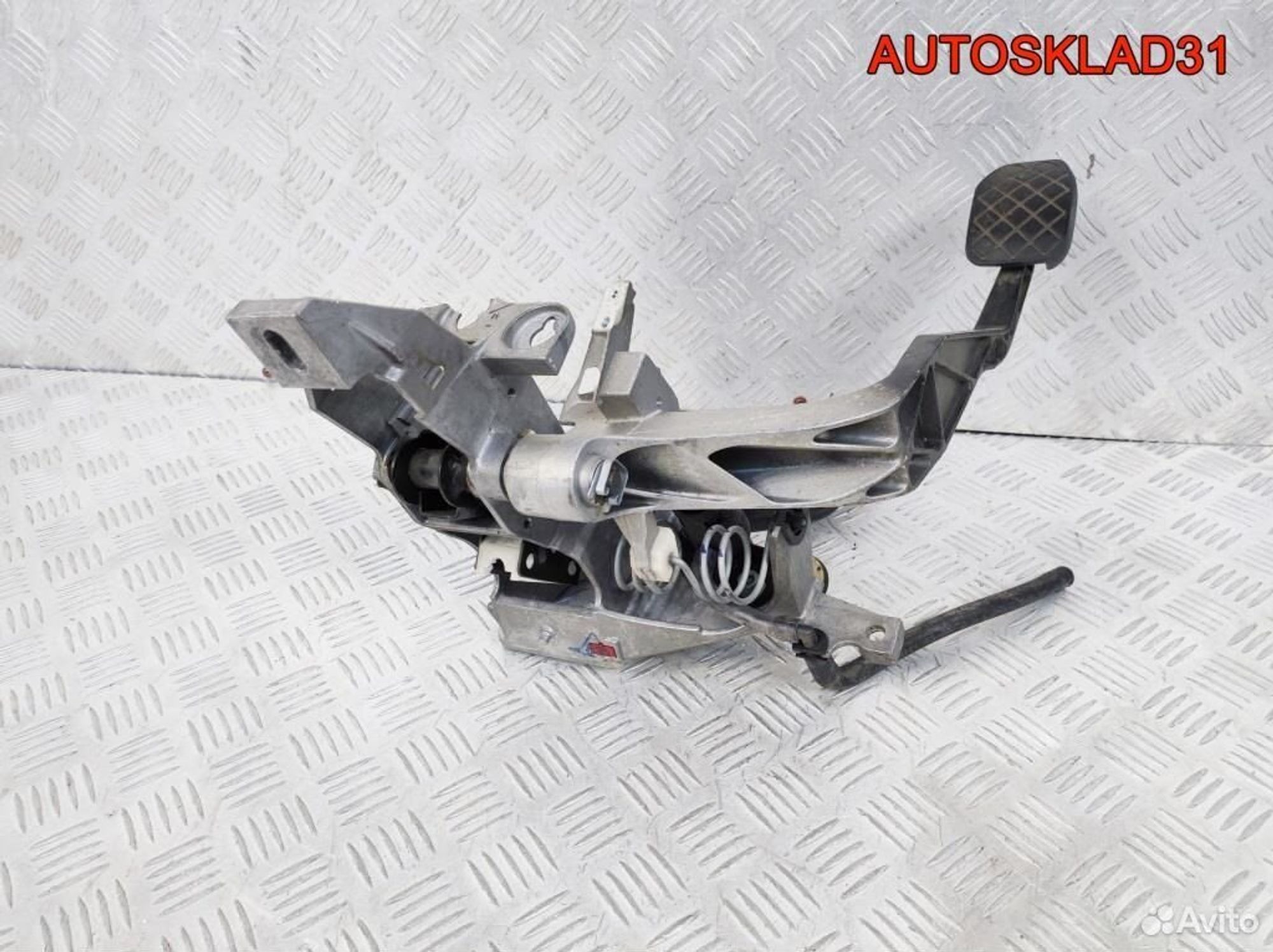 Блок педалей МКПП Skoda Superb 8D1721117N, 3600 рублей, Дубовое