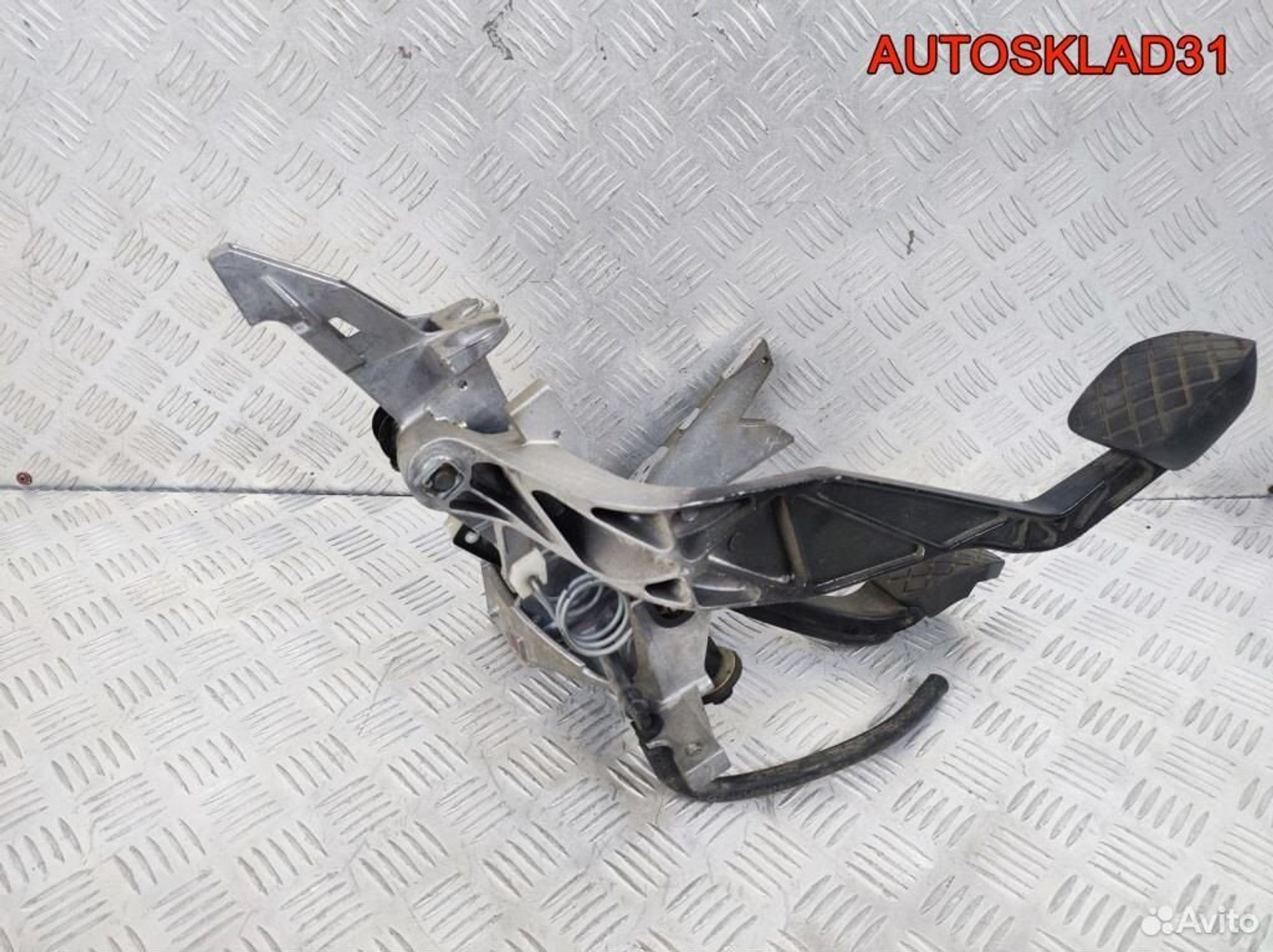 Блок педалей МКПП Skoda Superb 8D1721117N, 3600 рублей, Дубовое