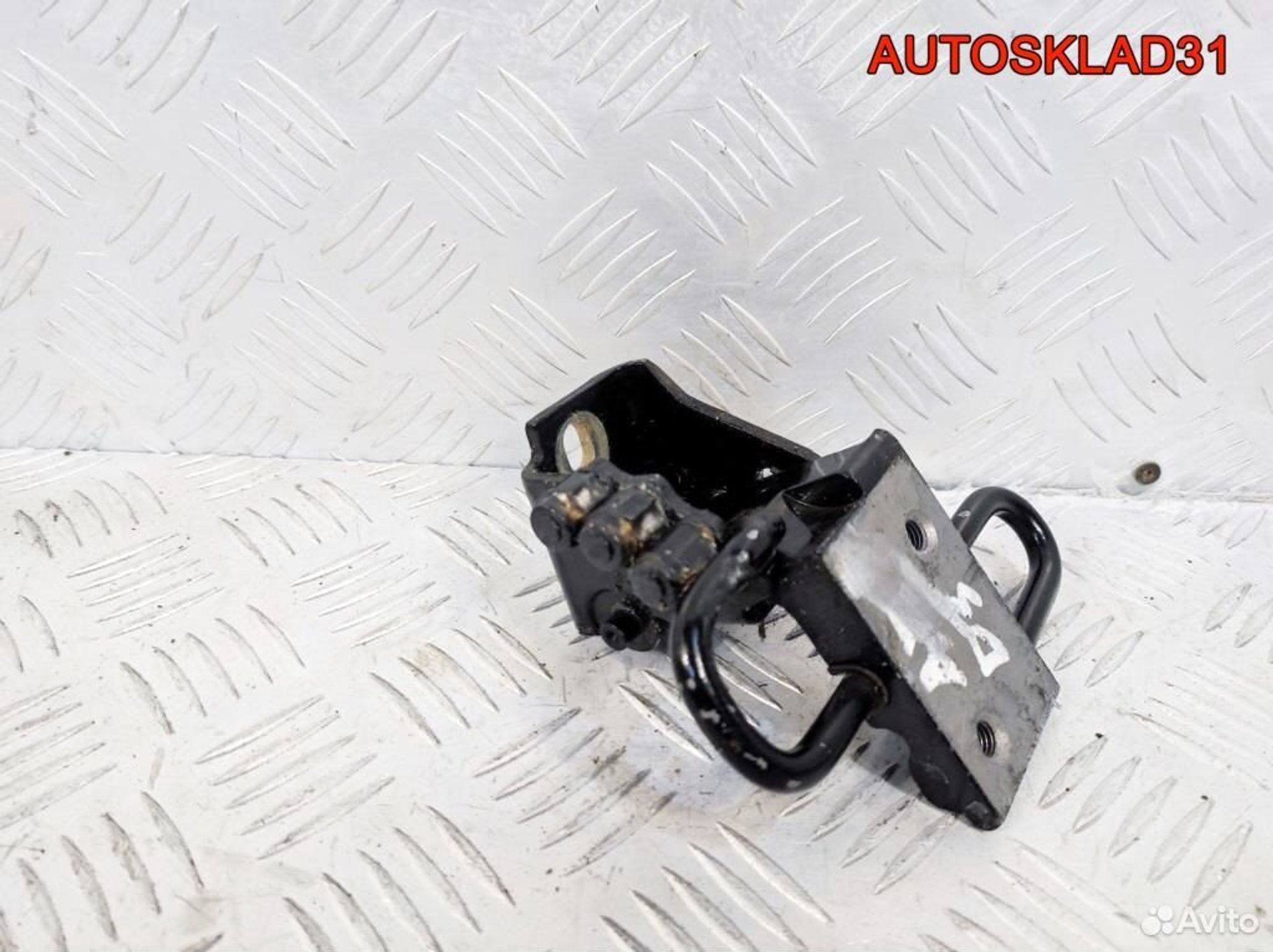 Петля двери задней левой Audi A8 D3 4E0833411C, 1700 рублей, Дубовое