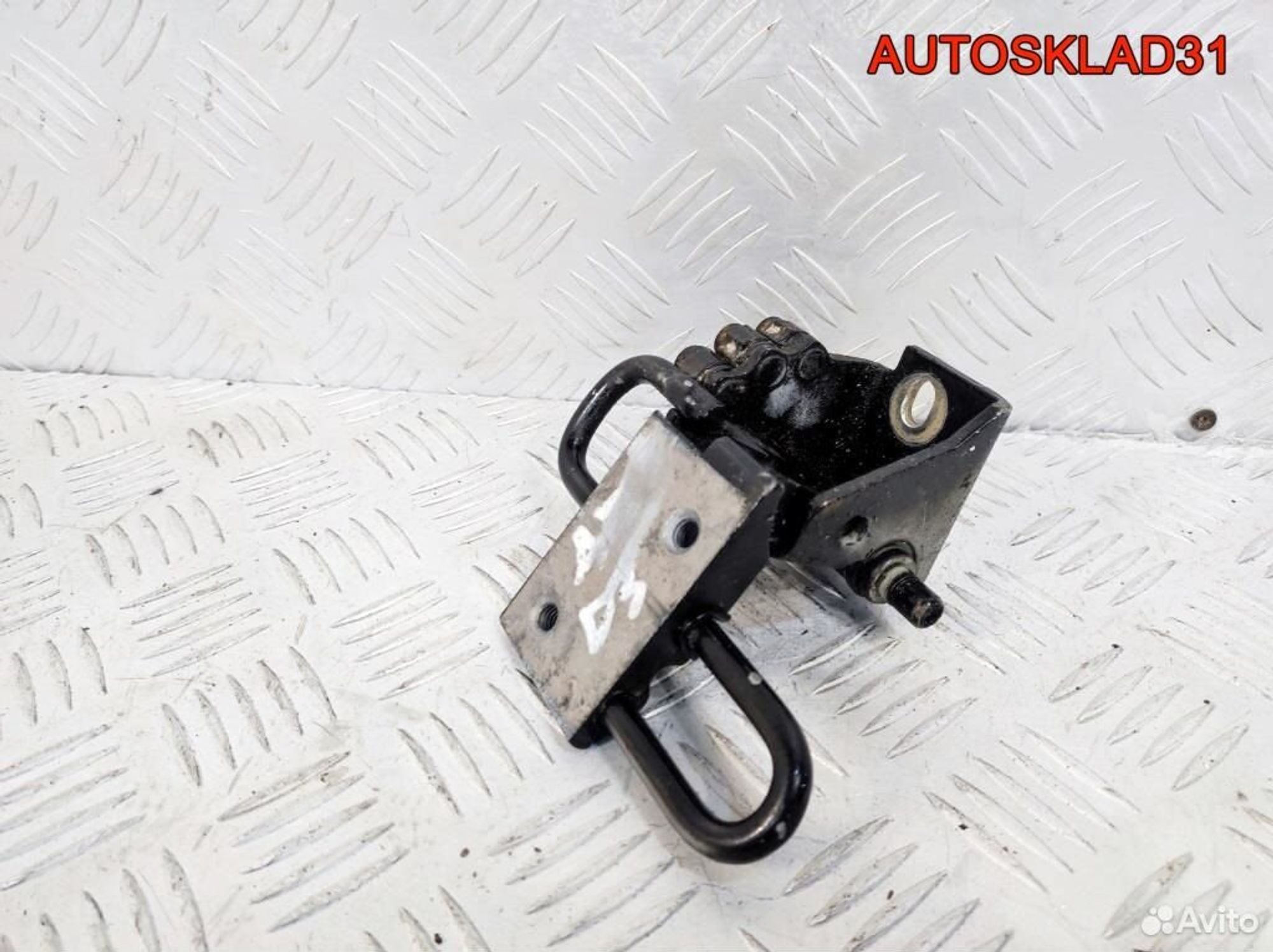 Петля двери задней левой Audi A8 D3 4E0833411C, 1700 рублей, Дубовое