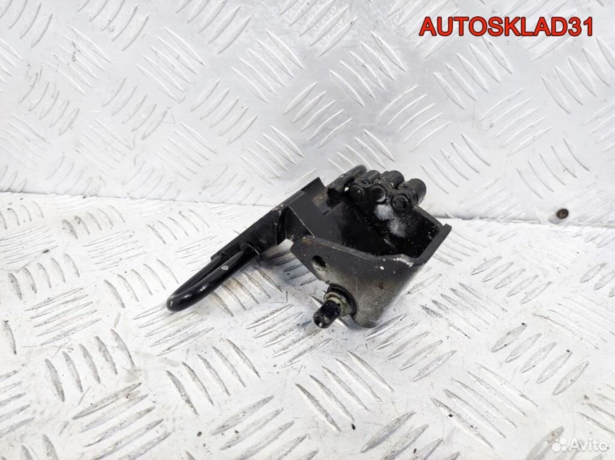 Петля двери задней левой Audi A8 D3 4E0833411C, 1700 рублей, Дубовое