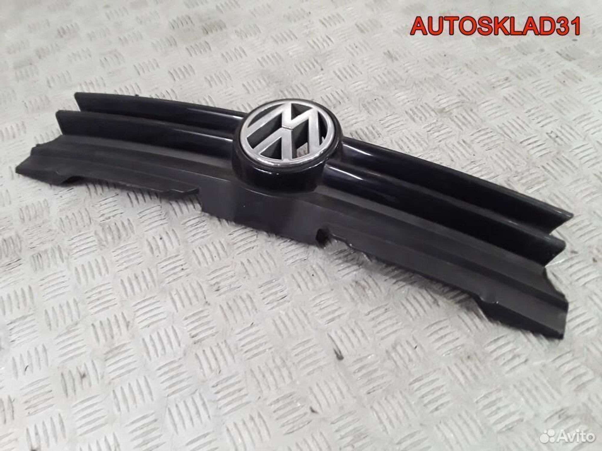 Решетка радиатора Volkswagen Golf 4 1E0853655, 2900 рублей, Дубовое