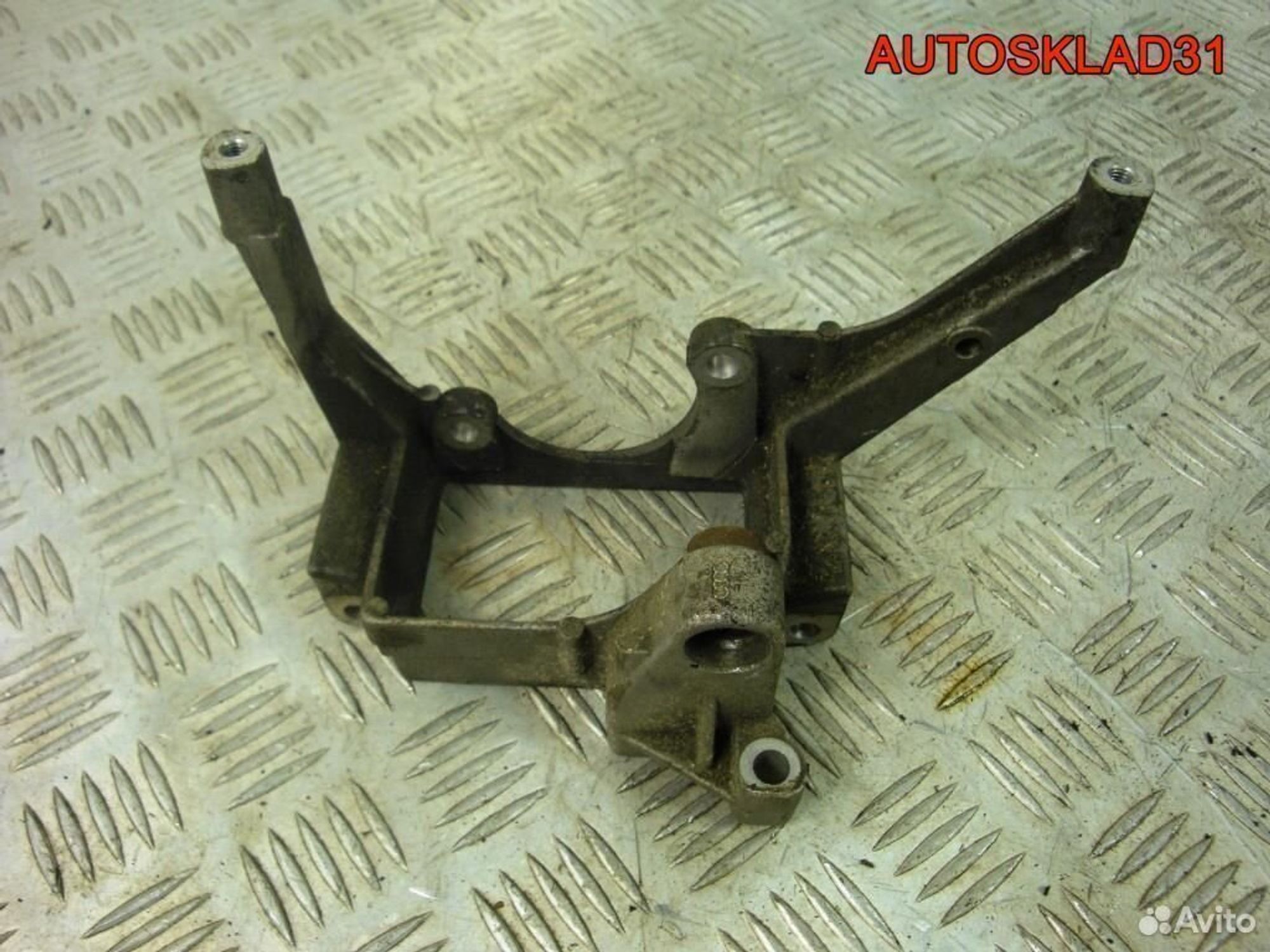 Кронштейн Гур Audi A6 C5 078145383G, 600 рублей, Дубовое