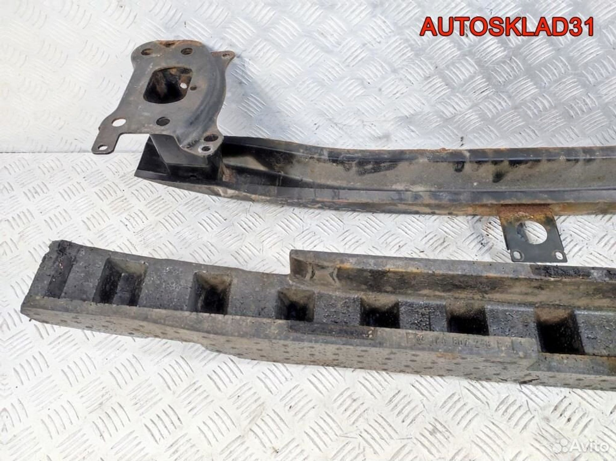 Усилитель переднего бампера VW Golf 5 1K0807109C, 2100 рублей, Дубовое