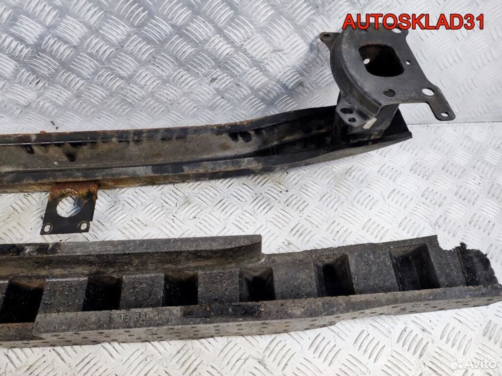 Усилитель переднего бампера VW Golf 5 1K0807109C, 2100 рублей, Дубовое